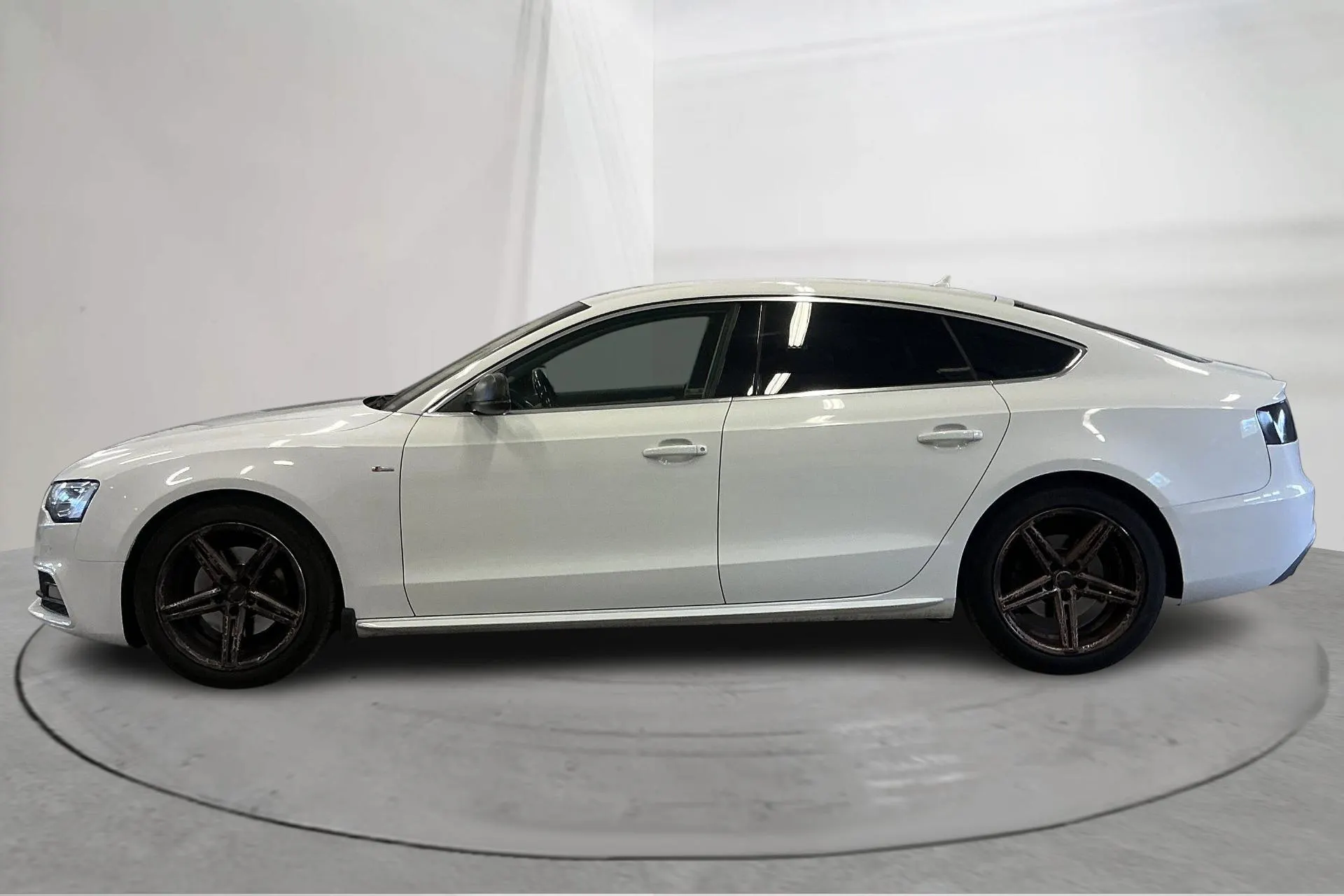 Presentation photo 2 of 18: Audi A5 2.0 TDI Clean diesel Sportback quattro (190hk) - 191 310 km - Automatic - white - 2015