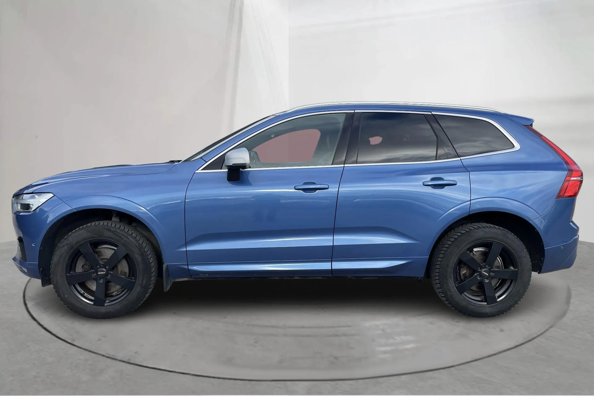 Presentationsfoto 2 av 21: Volvo XC60 D4 AWD (190hk) - 22 628 mil - Automat - blå - 2018
