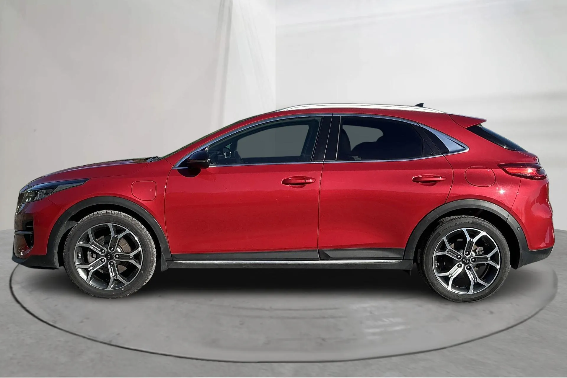 Presentation photo 2 of 20: KIA XCeed 1.6 Plug-in Hybrid 5dr (141hk) - 56 020 km - Automatic - red - 2021