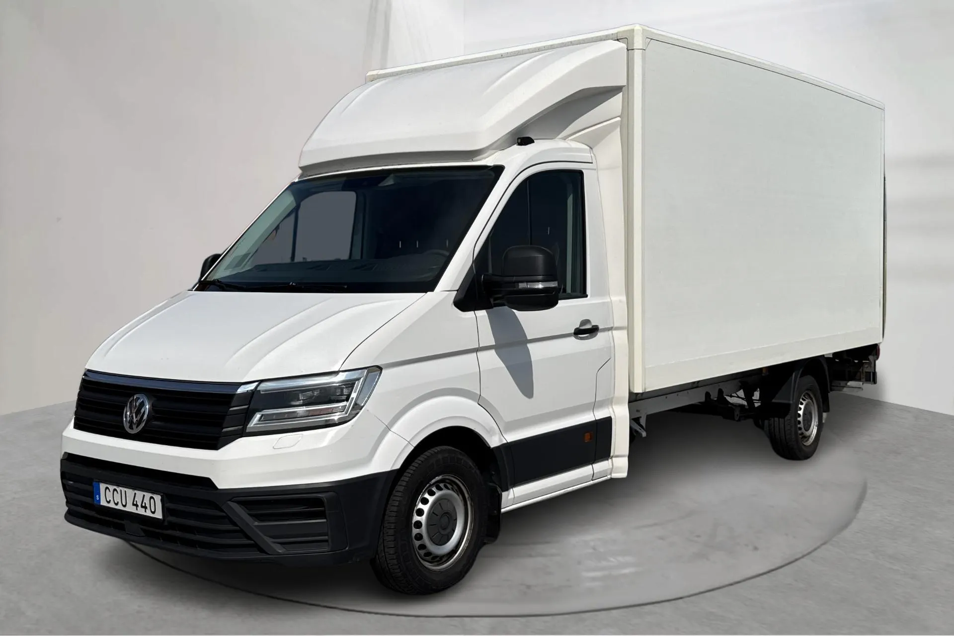 Presentationsfoto 1 av 14: VW Crafter 35 2.0 TDI Chassi (177hk) - 30 344 mil - Automat - vit - 2018