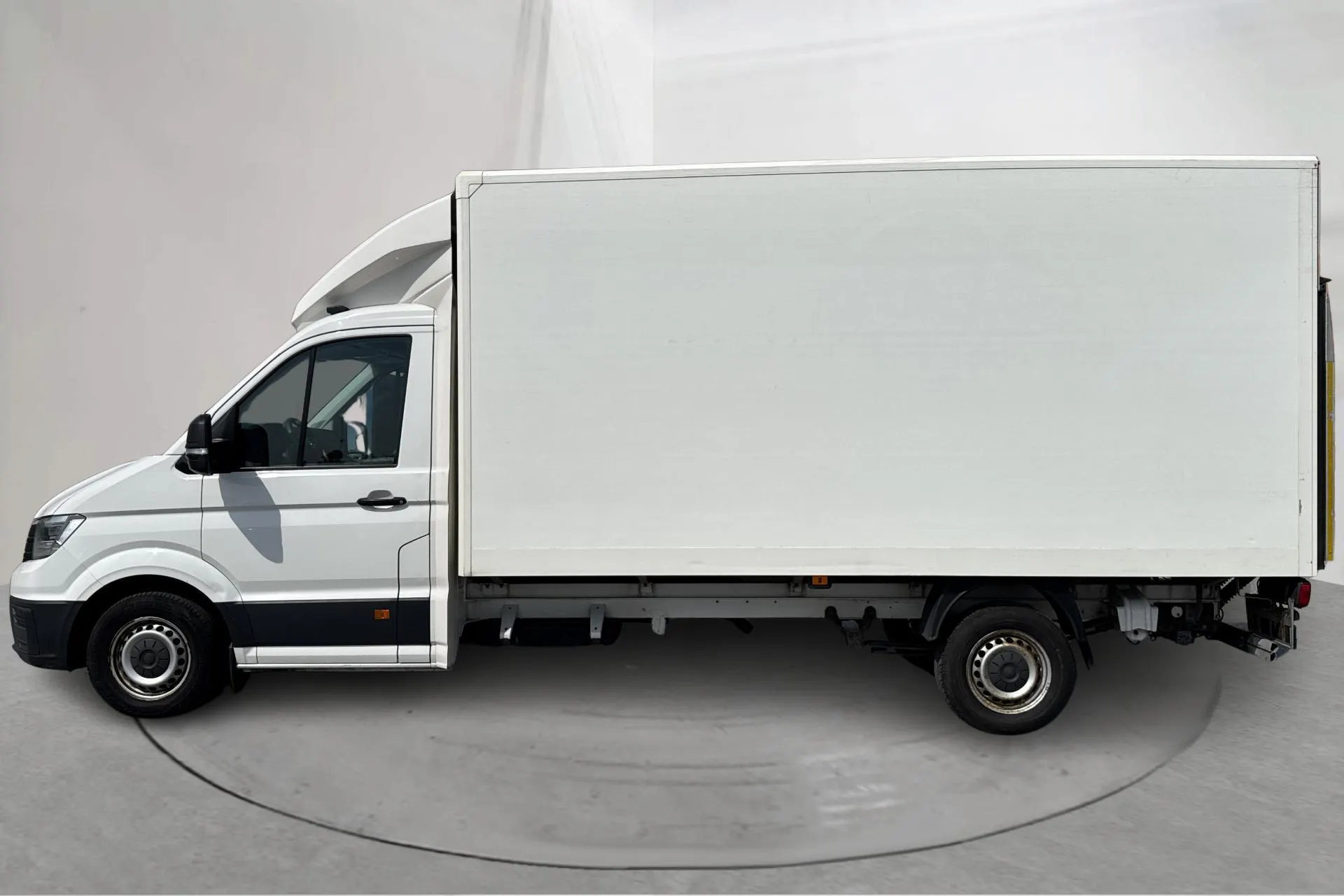 Presentationsfoto 2 av 14: VW Crafter 35 2.0 TDI Chassi (177hk) - 30 344 mil - Automat - vit - 2018