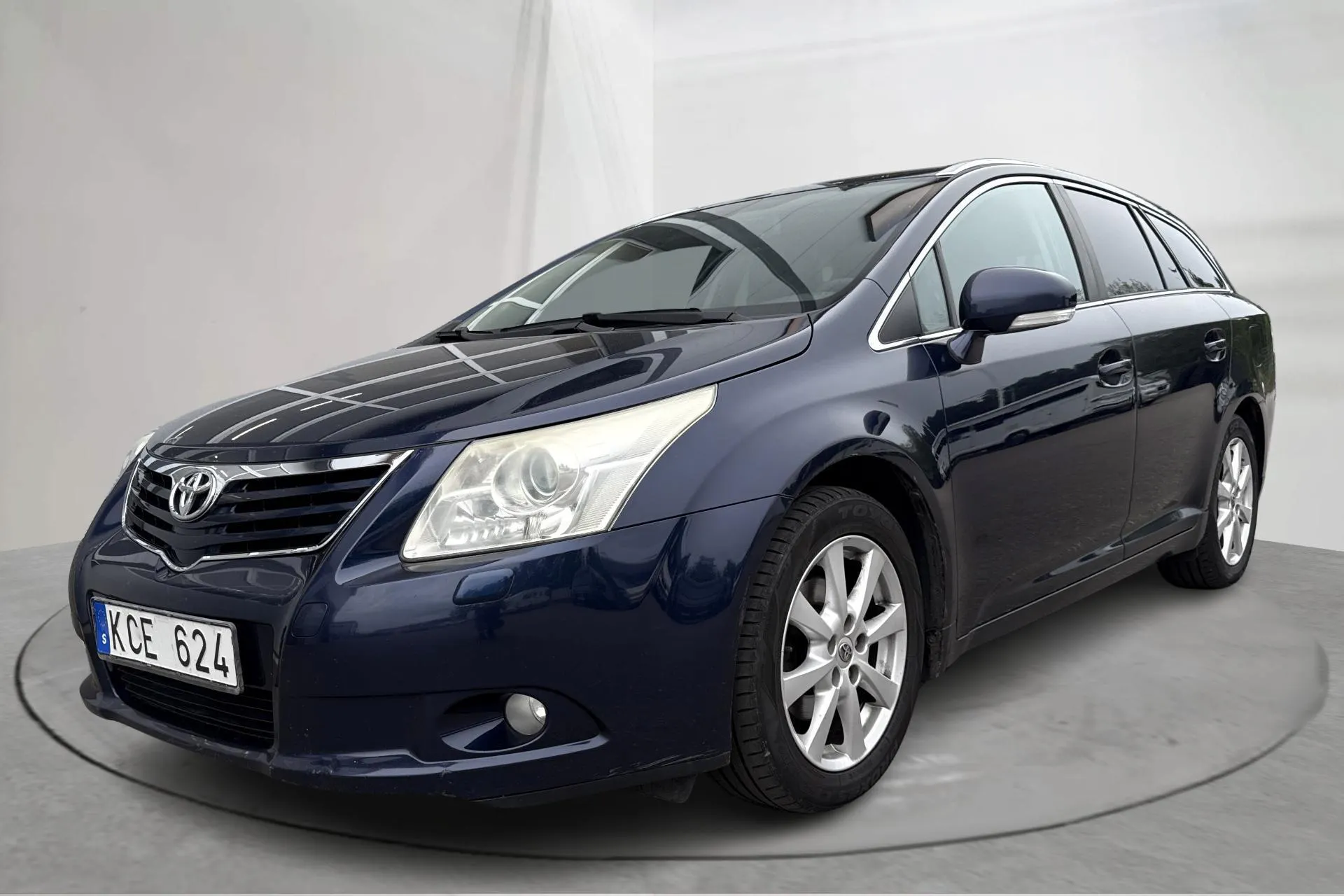 Presentationsfoto 1 av 15: Toyota Avensis 2.0 Kombi (152hk) - 30 276 mil - Automat - Mörkblå - 2009