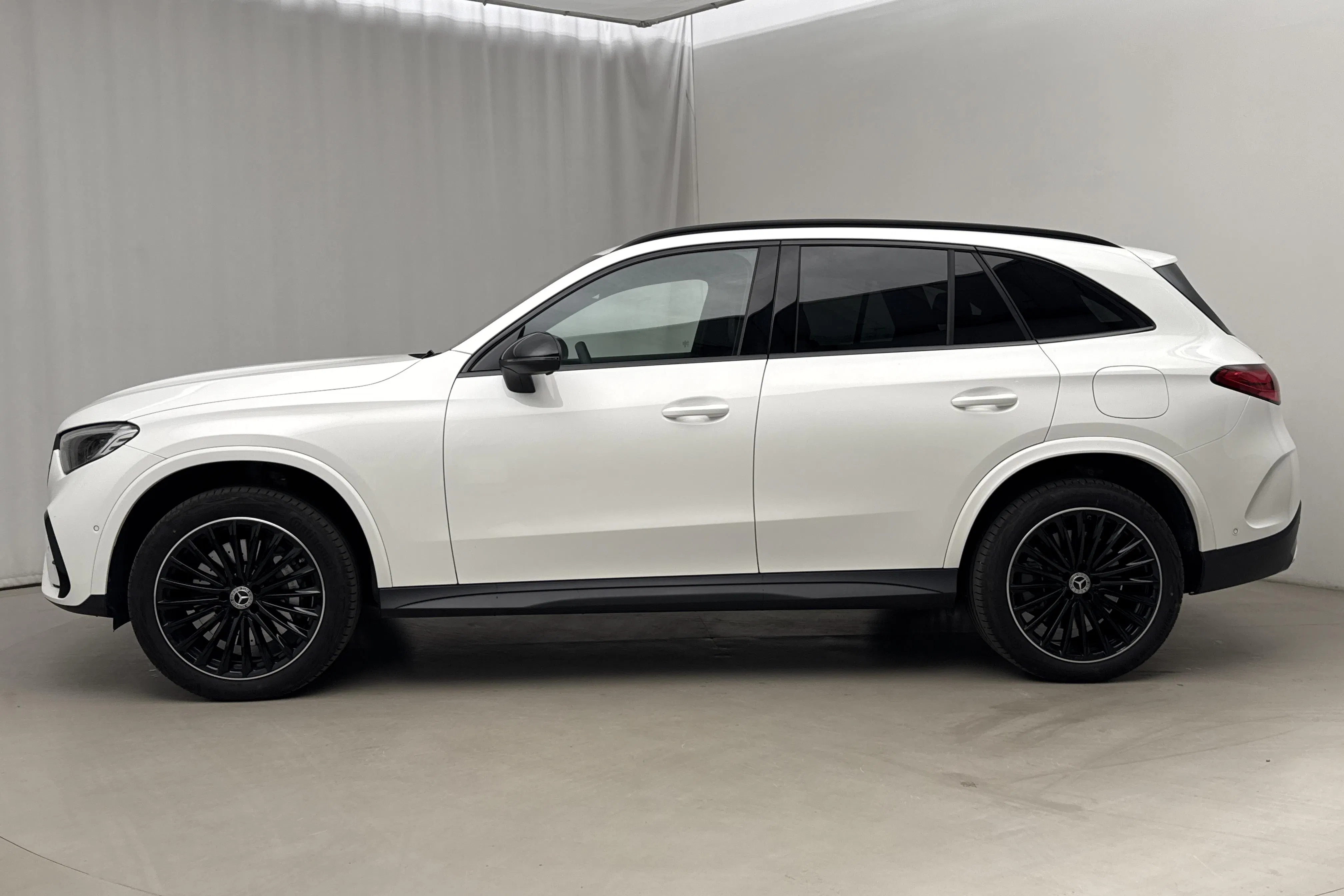 Presentation photo 2 of 25: Mercedes GLC 300 de 4MATIC X254 (333hk) - 8 720 km - Automatic - white - 2026