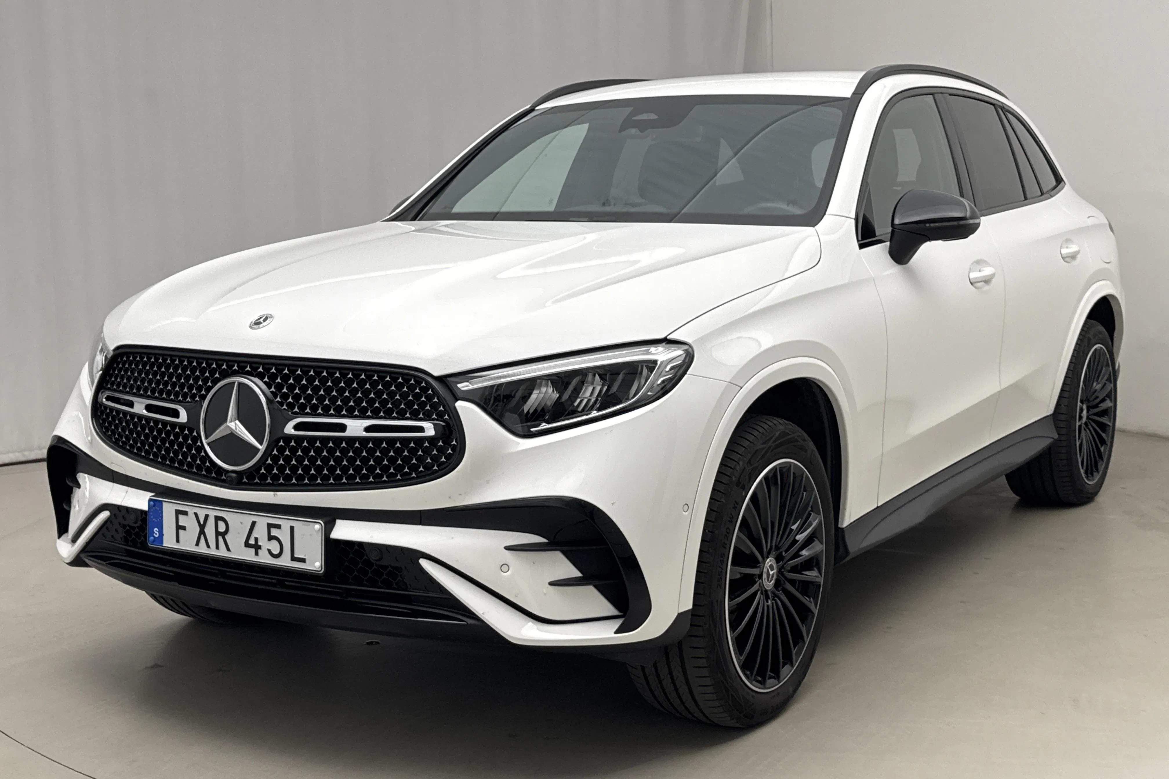 Presentation photo 1 of 25: Mercedes GLC 300 de 4MATIC X254 (333hk) - 8 720 km - Automatic - white - 2026
