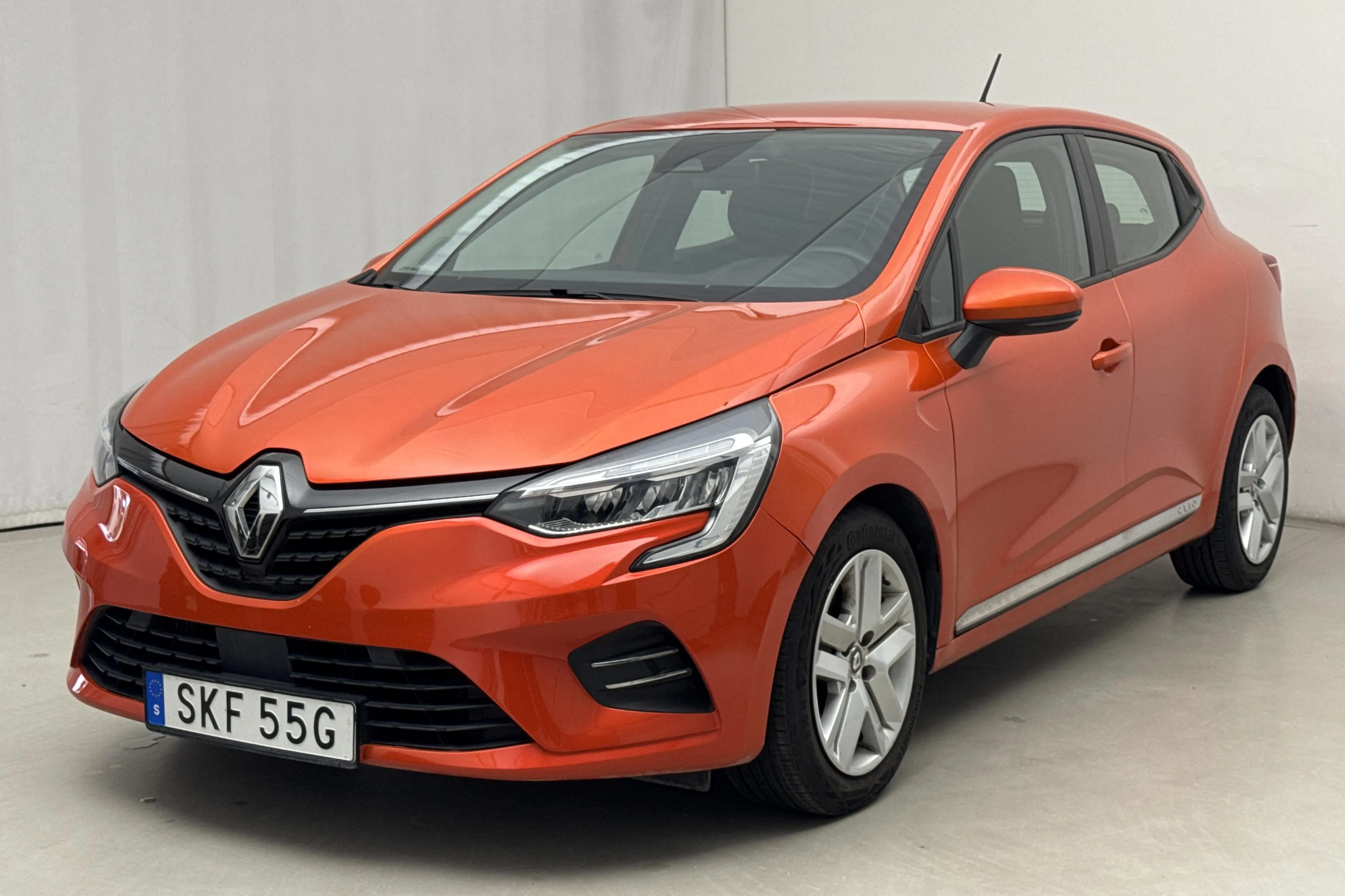 Presentationsfoto 1 av 17: Renault Clio V 1.0 TCe 5dr (100hk) - 3 938 mil - Manuell - 2020