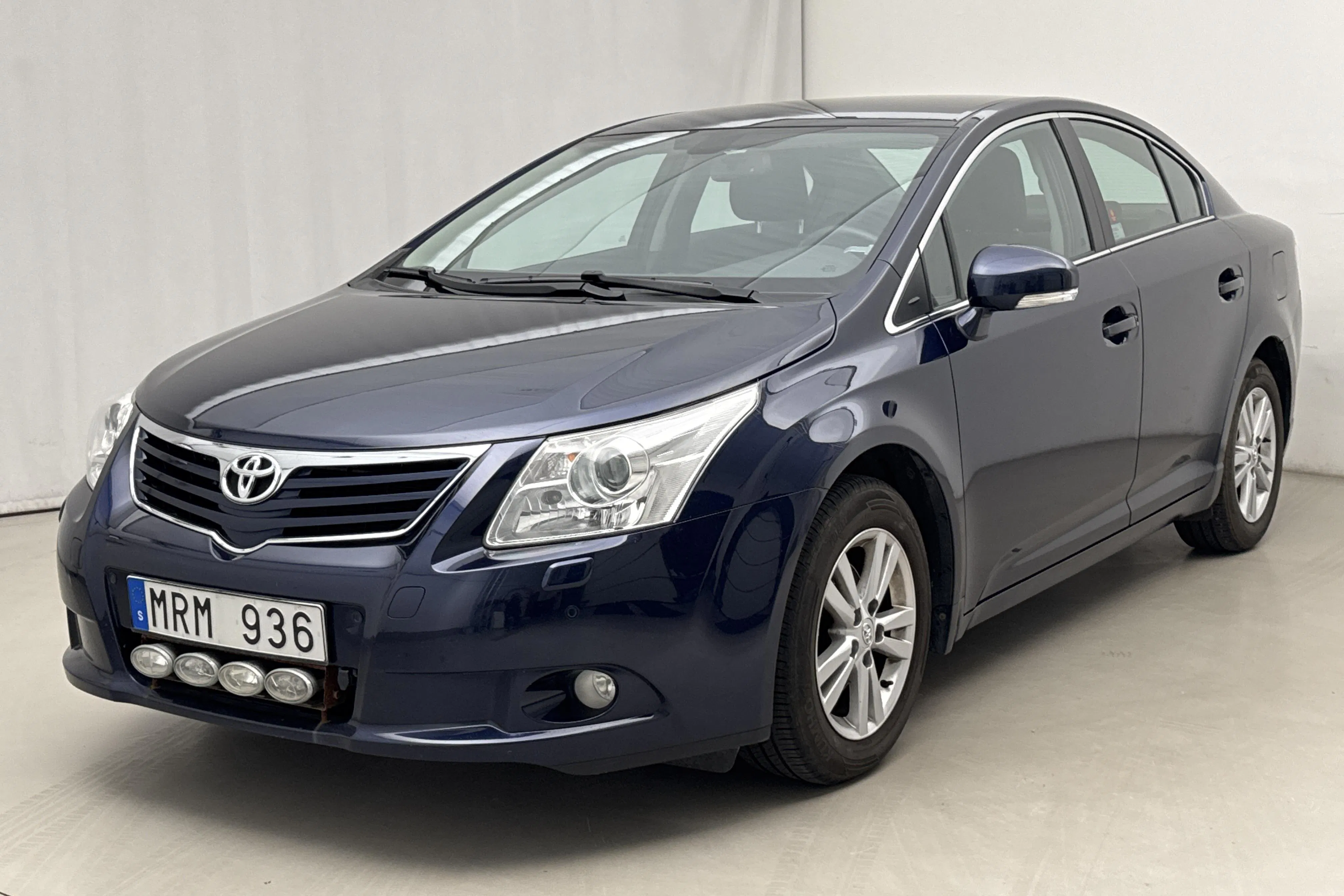 Presentation photo 1 of 15: Toyota Avensis 1.8 Sedan (147hk) - 92 160 km - Manual - dark blue - 2011