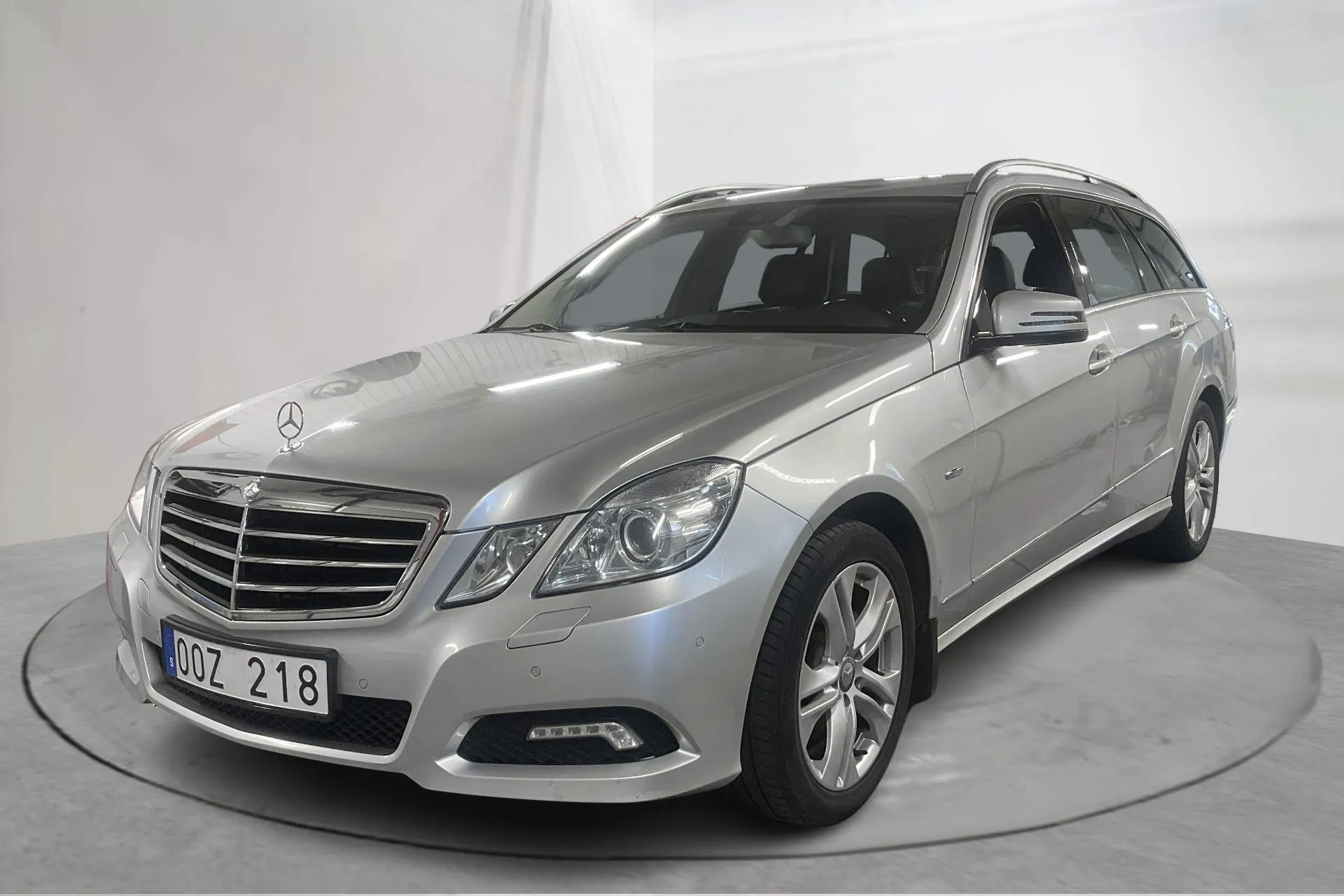 Presentation photo 1 of 13: Mercedes E 350 CDI BlueEfficiency Kombi S212 (231hk) - 196 950 km - Automatic - silver - 2010