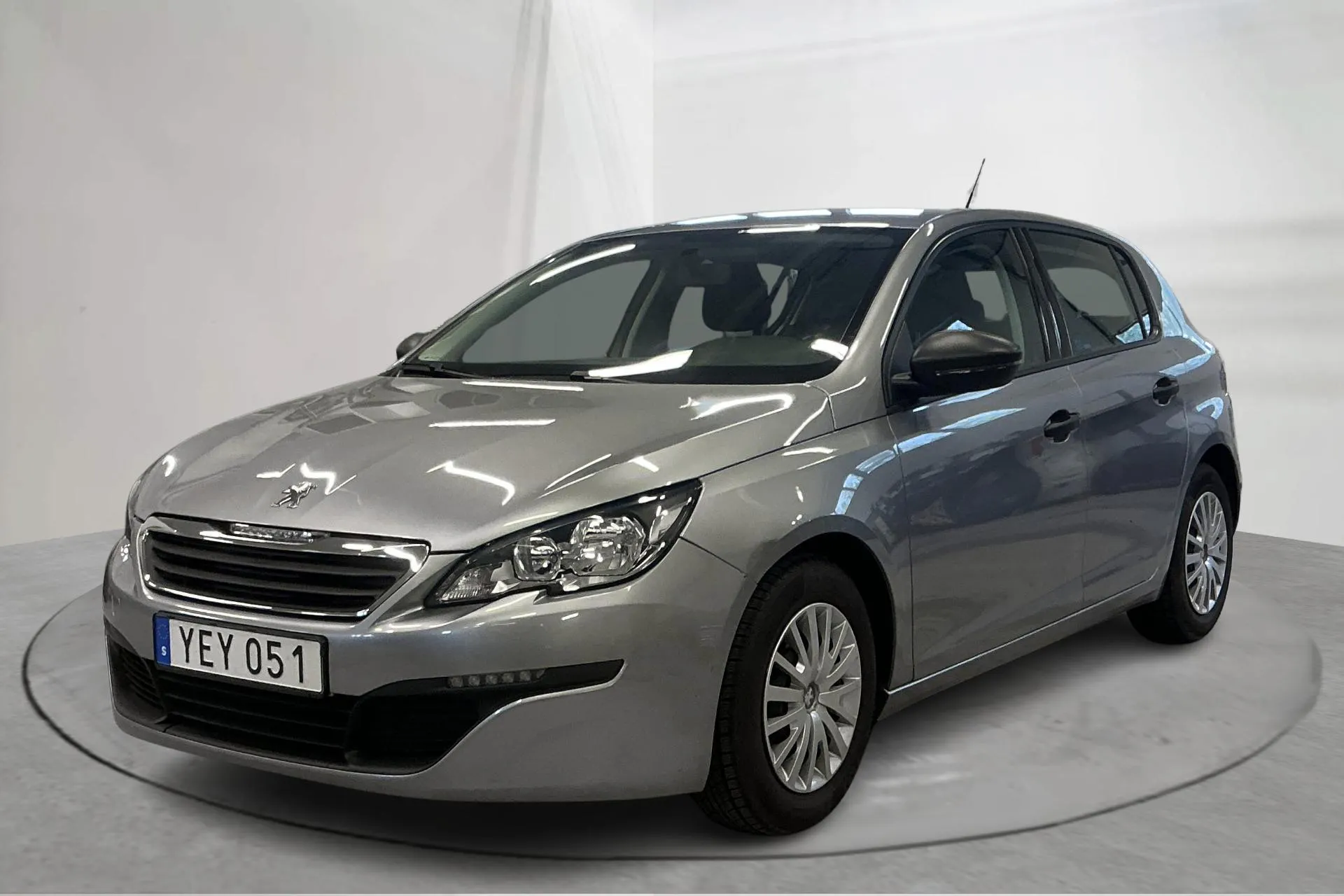 Esittelykuva 1 osoitteesta 12: Peugeot 308 PureTech 5dr (82hk) - 32 790 km - Manuaalinen - 2016