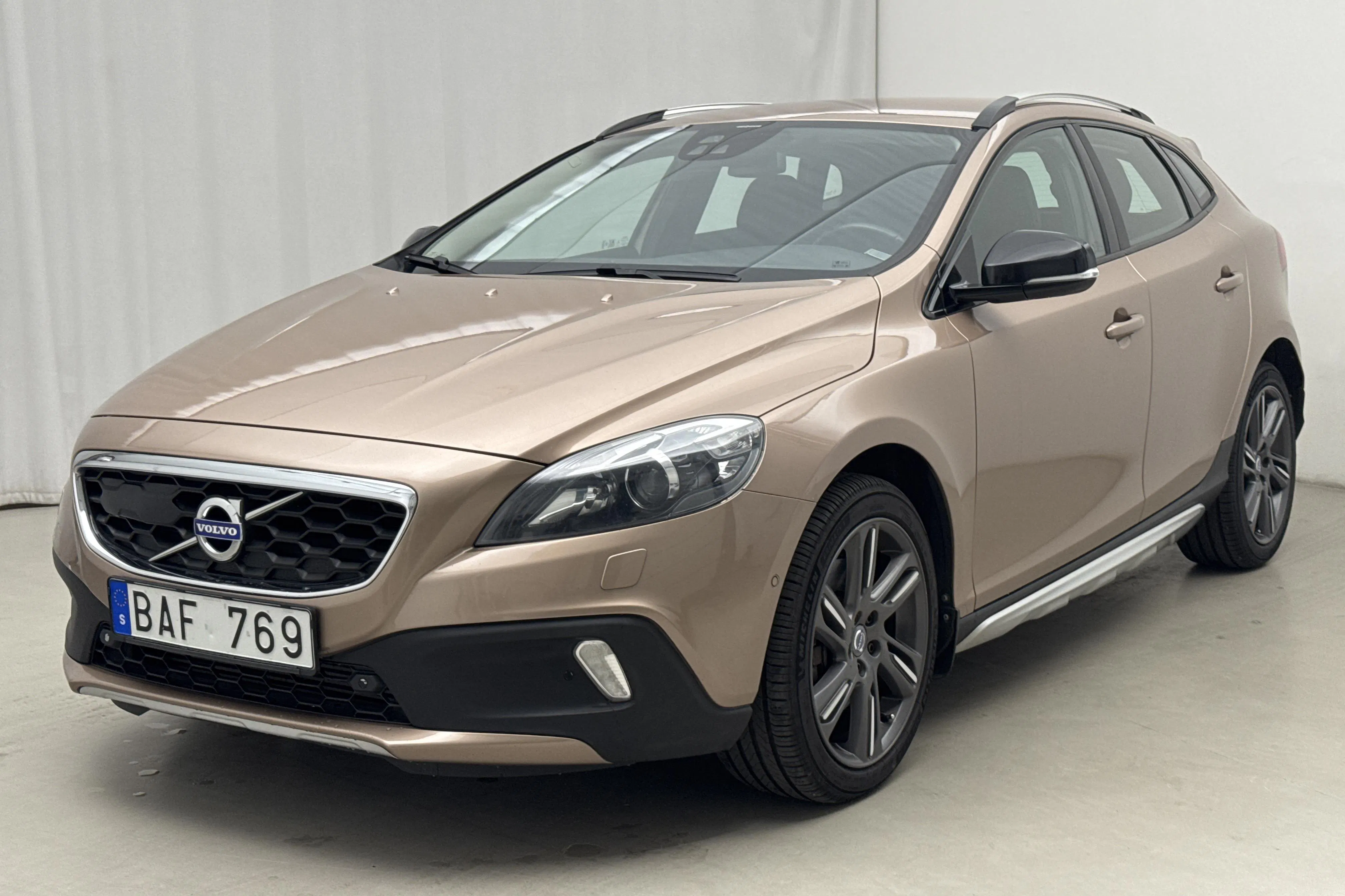 Presentation photo 1 of 18: Volvo V40 Cross Country D4 (177hk) - 201 610 km - Automatic - brown - 2013