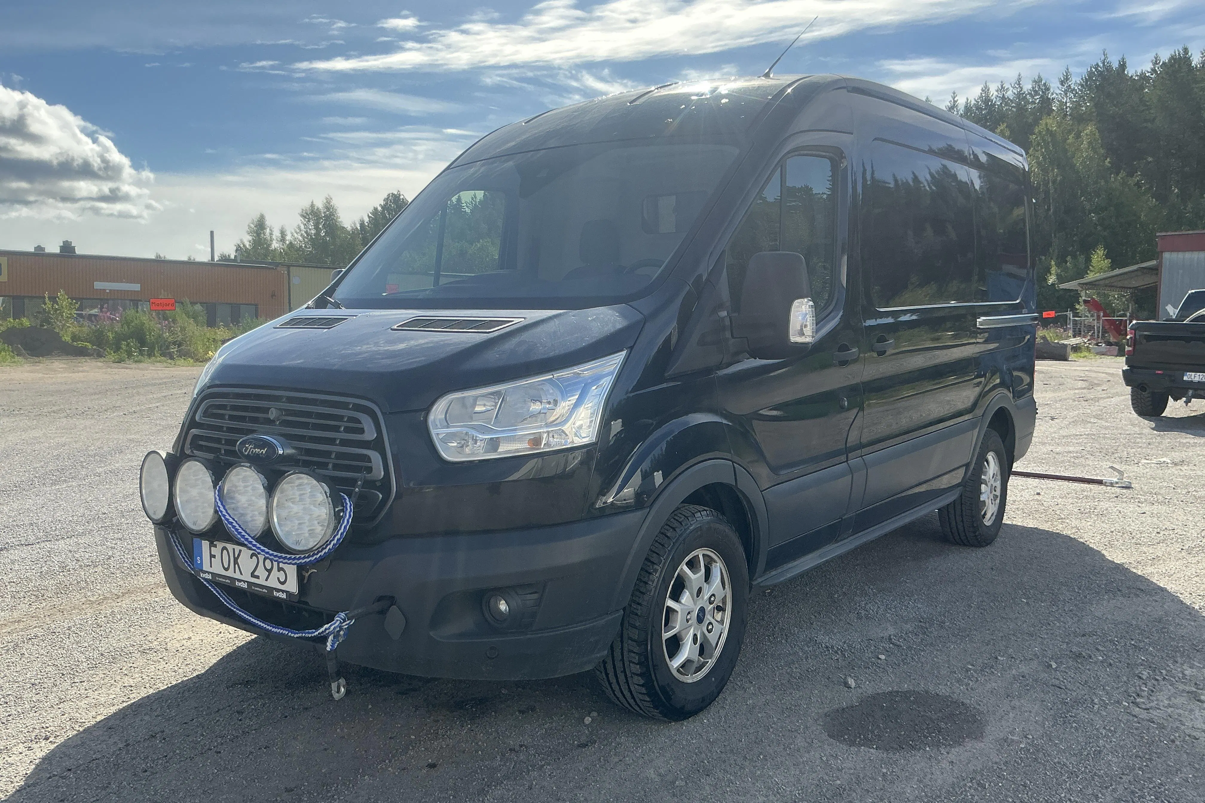 Presentationsfoto 1 av 18: Ford Transit 350 2.2 TDCi Skåp 2WD (155hk) - 22 239 mil - Manuell - svart - 2016