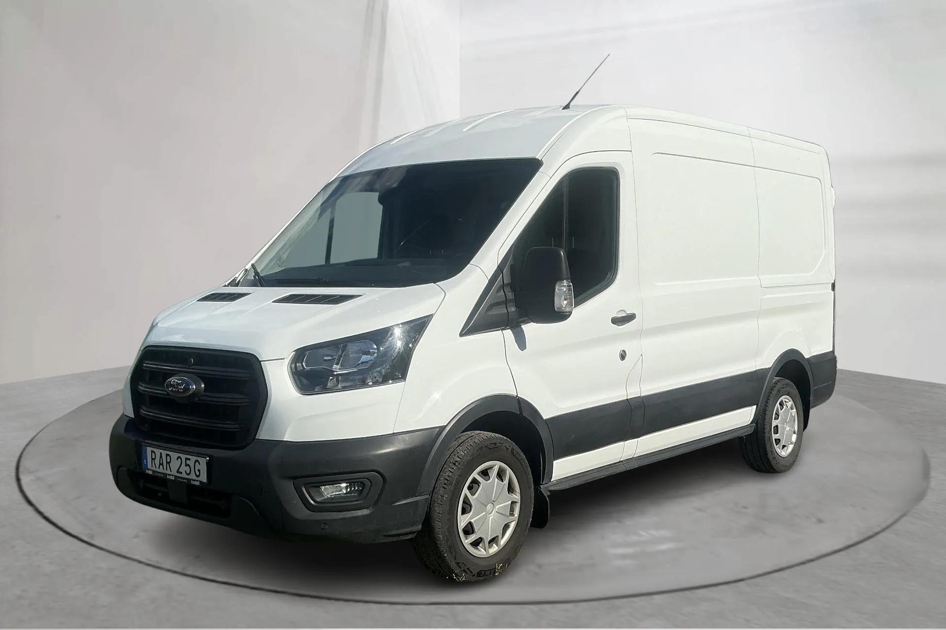Presentation photo 1 of 15: Ford Transit 350 2.0 TDCi 2WD Skåp (170hk) - 90 280 km - Automatic - white - 2023