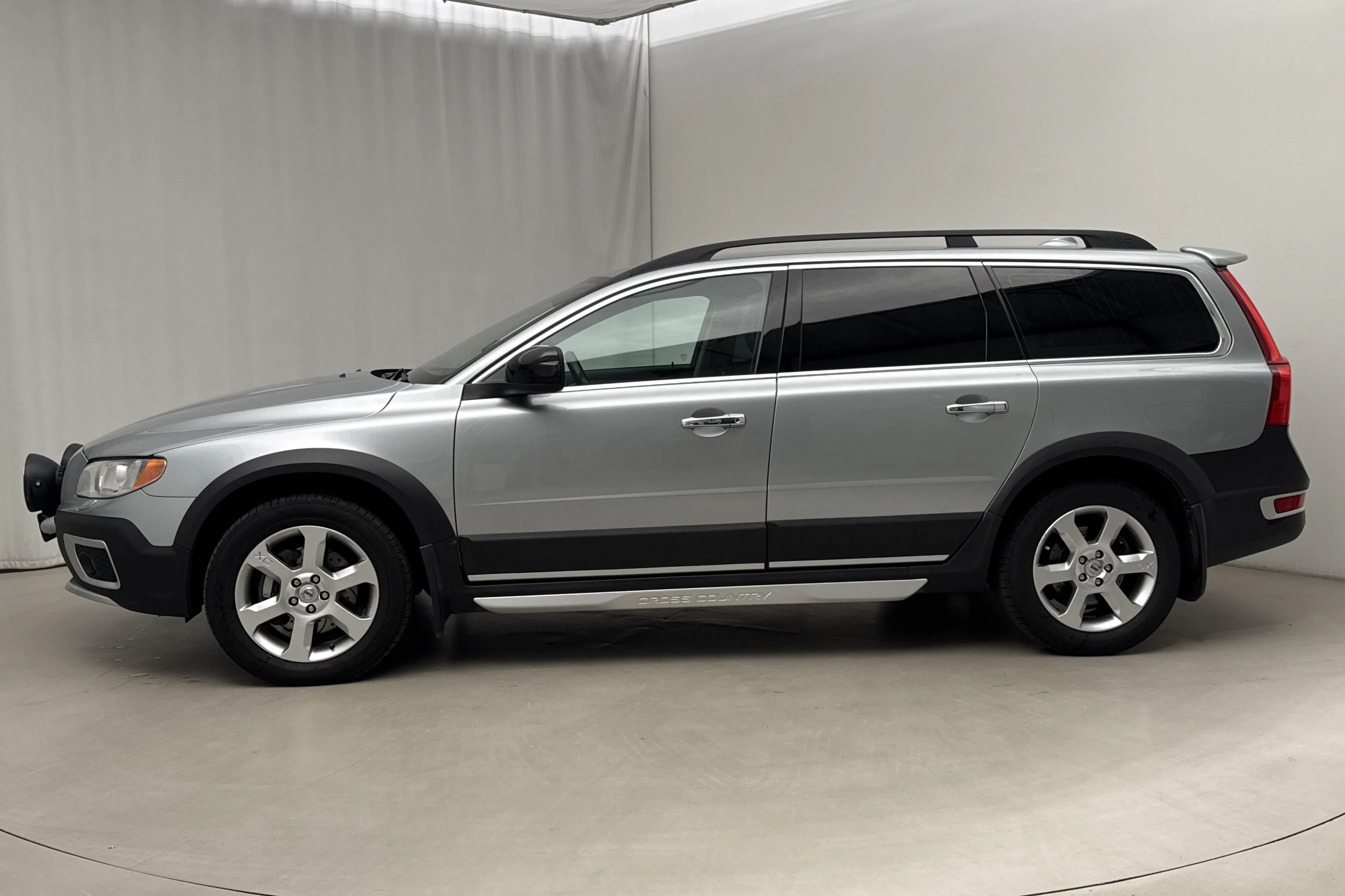 Presentationsfoto 2 av 15: Volvo XC70 II T6 (304hk) - 28 764 mil - Automat - silver - 2011