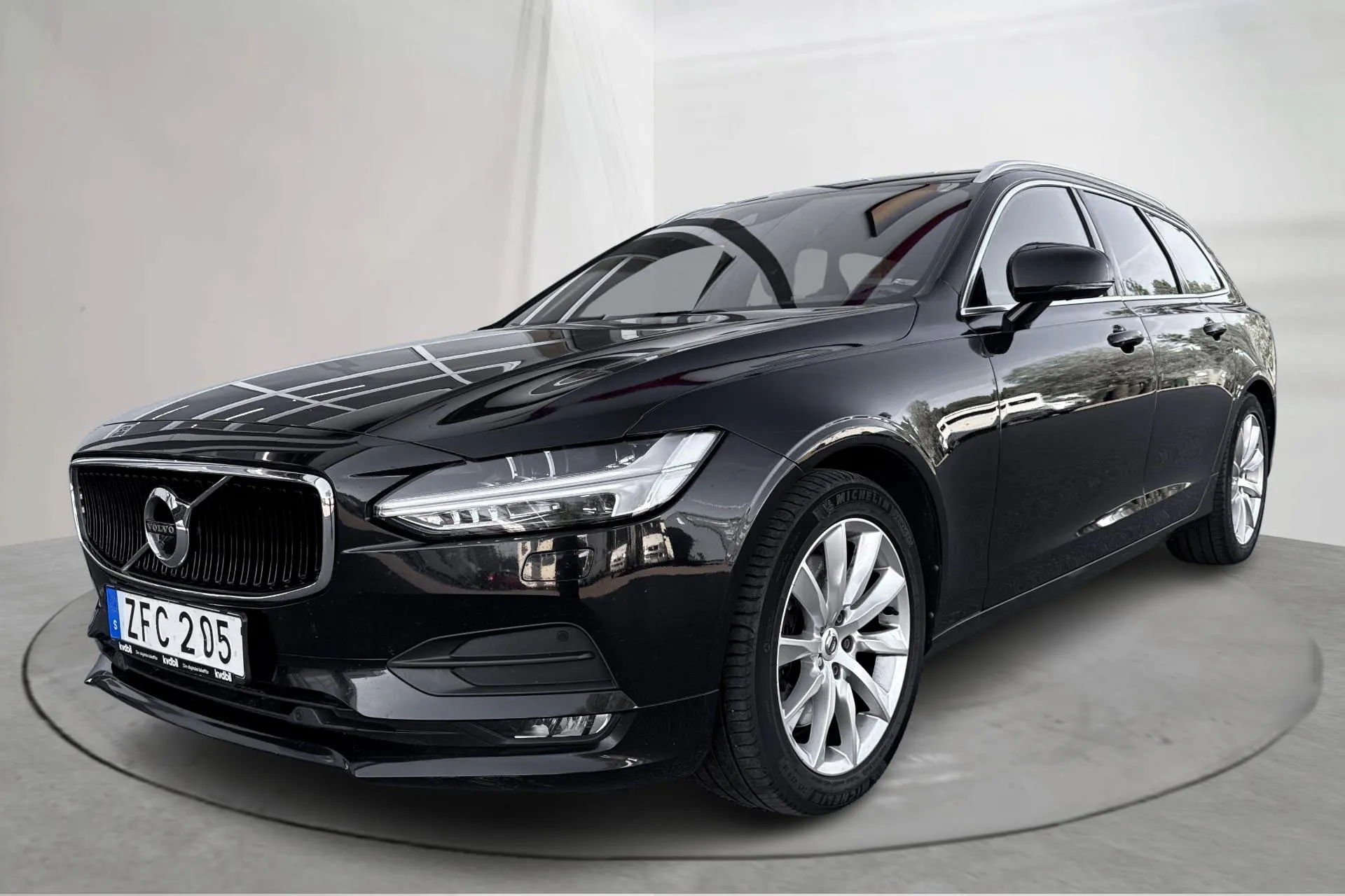 Presentation photo 1 of 17: Volvo V90 T5 (254hk) - 158 150 km - Automatic - black - 2018