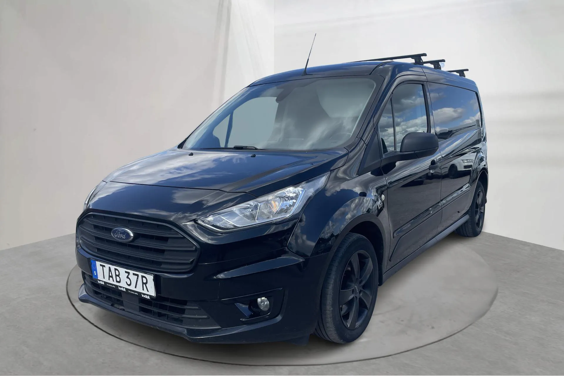 Presentationsfoto 1 av 19: Ford Transit Connect 1.5 EcoBlue (100hk) - 17 694 mil - Manuell - svart - 2019