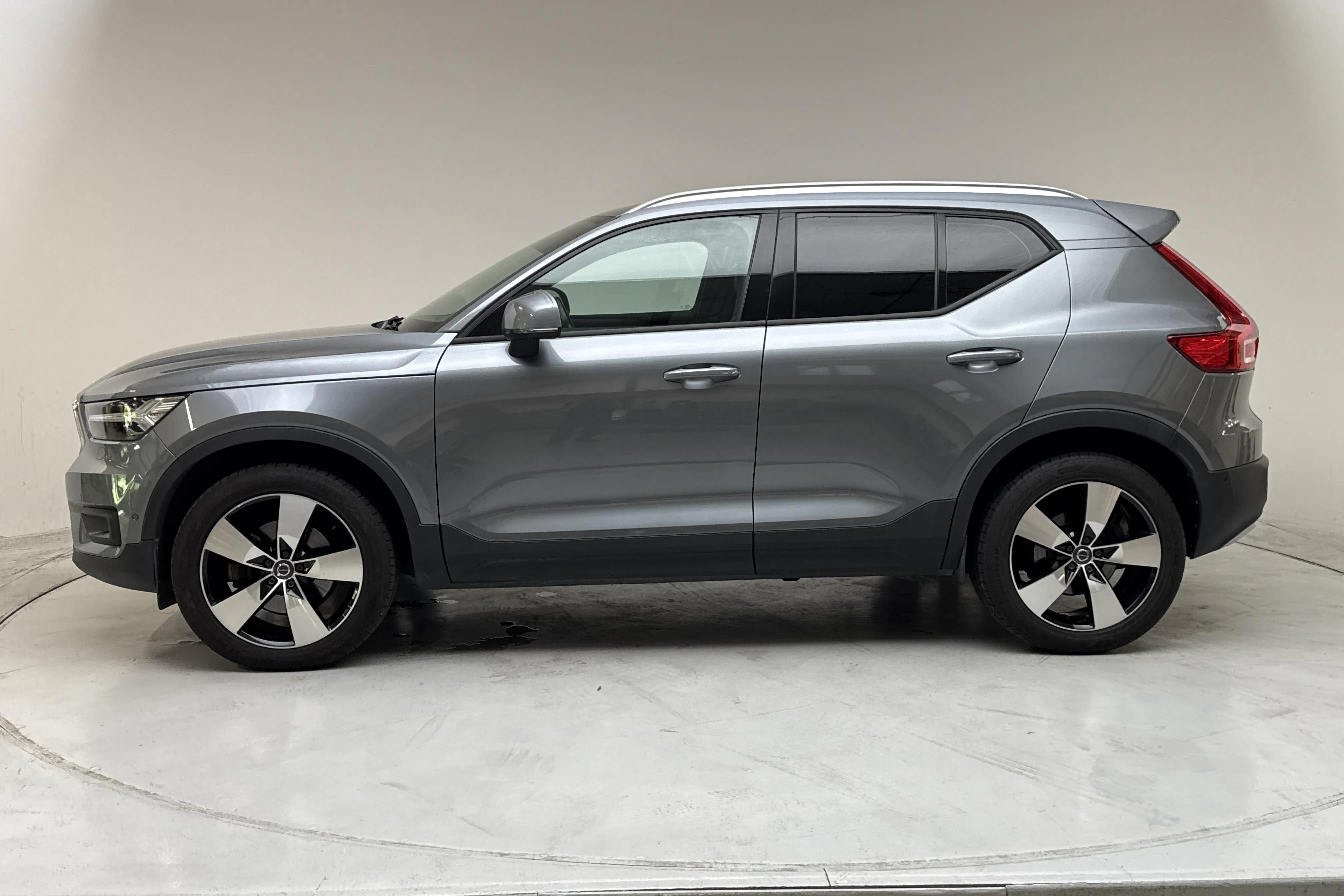 Presentation photo 2 of 17: Volvo XC40 D4 AWD (190hk) - 109 810 km - Automatic - gray - 2018