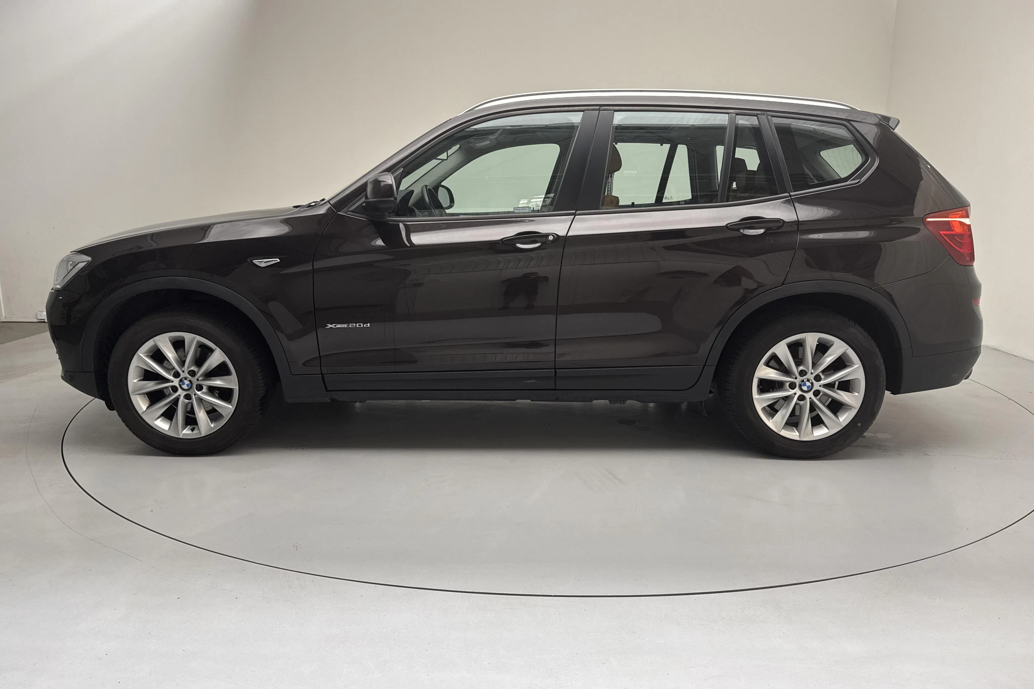 Presentationsfoto 2 av 15: BMW X3 xDrive20d, F25 (190hk) - 18 561 mil - Automat - Mörkbrun - 2016