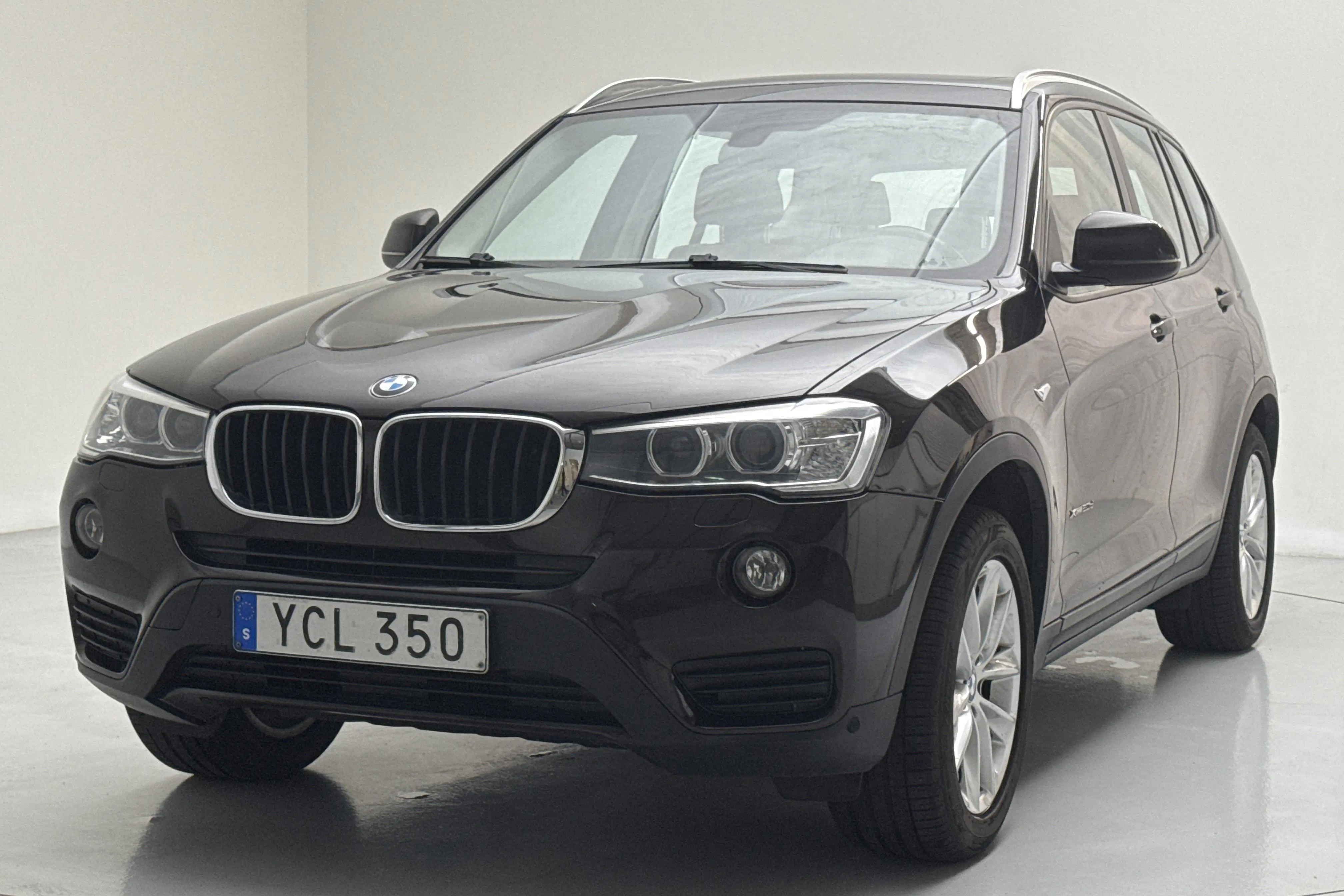 Presentationsfoto 1 av 15: BMW X3 xDrive20d, F25 (190hk) - 18 561 mil - Automat - Mörkbrun - 2016