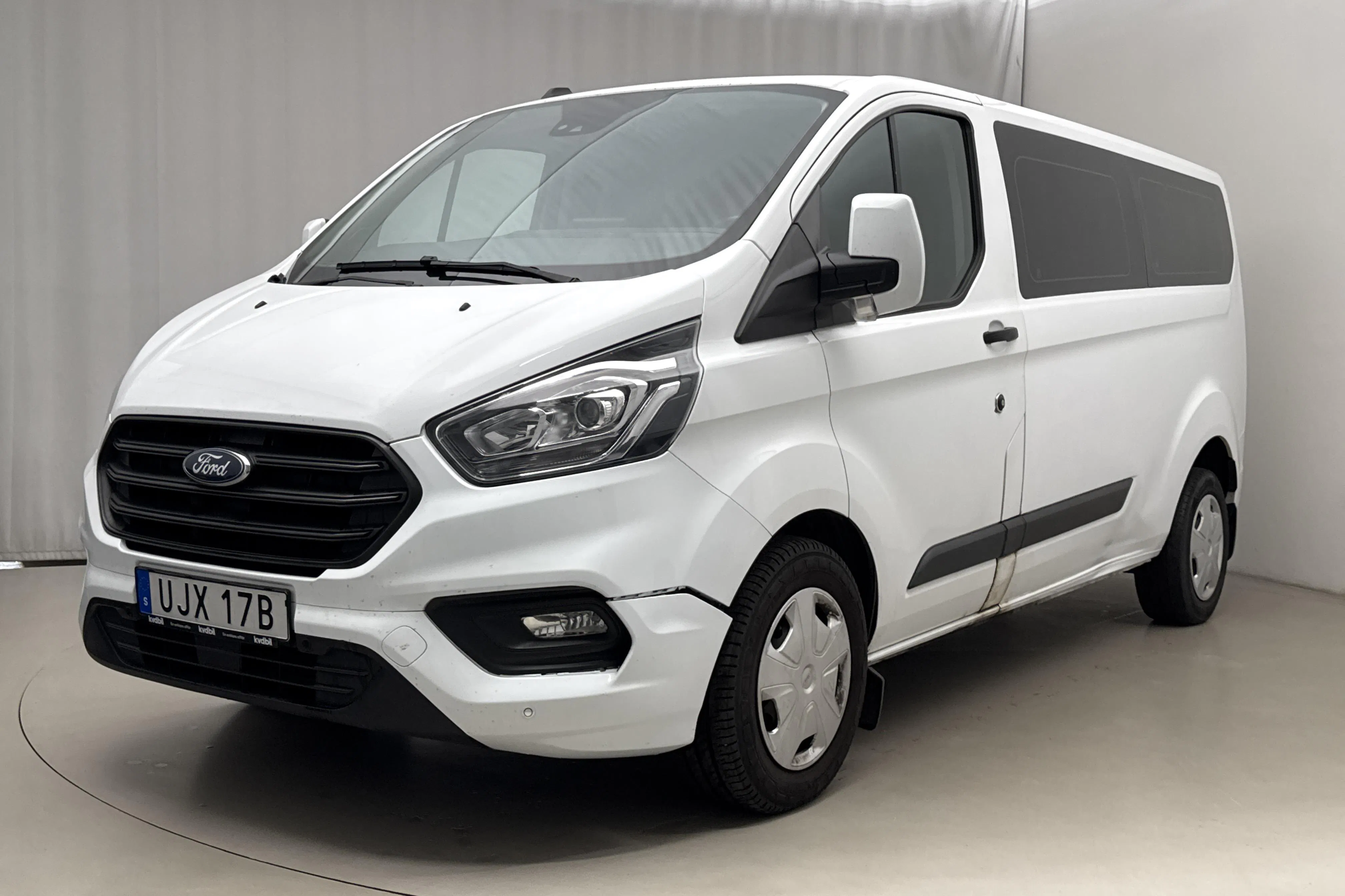 Presentation photo 1 of 17: Ford Transit Kombi (130hk) - 135 410 km - Automatic - white - 2021