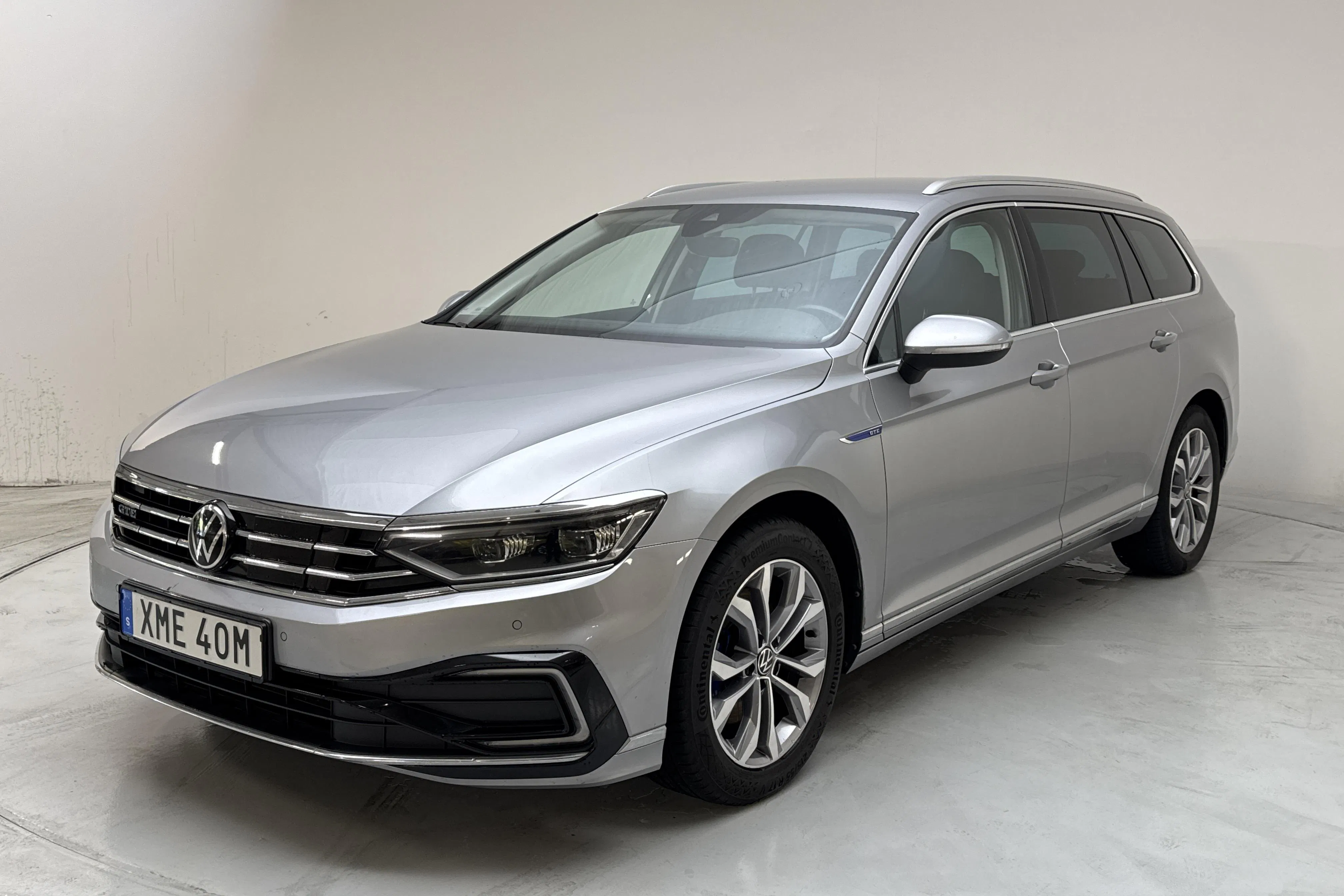 Presentationsfoto 1 av 17: VW Passat 1.4 GTE Sportscombi (218hk) - 11 146 mil - Automat - silver - 2022