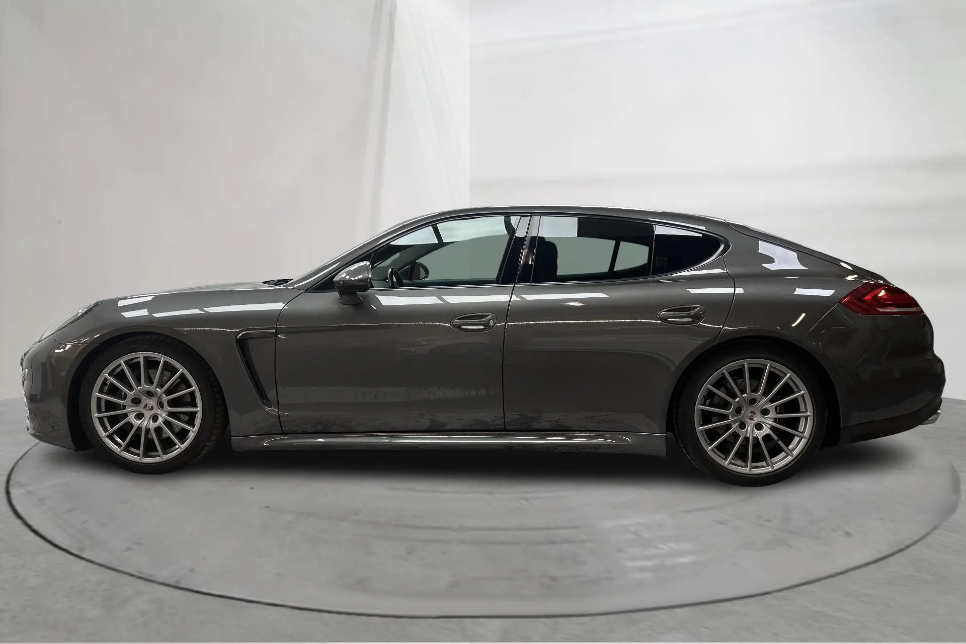 Presentation photo 2 of 13: Porsche Panamera 4 (310hk) - 129 020 km - Automatic - dark grey - 2014