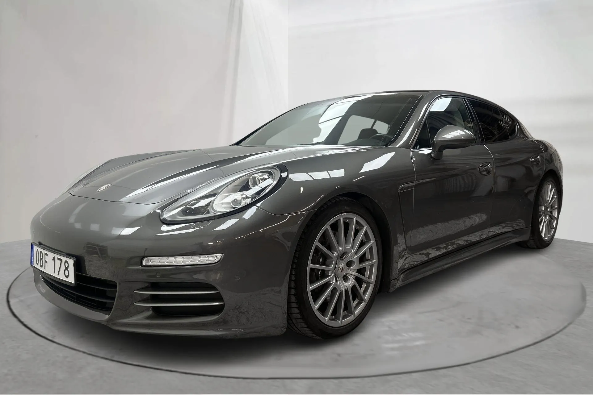 Presentation photo 1 of 13: Porsche Panamera 4 (310hk) - 129 020 km - Automatic - dark grey - 2014