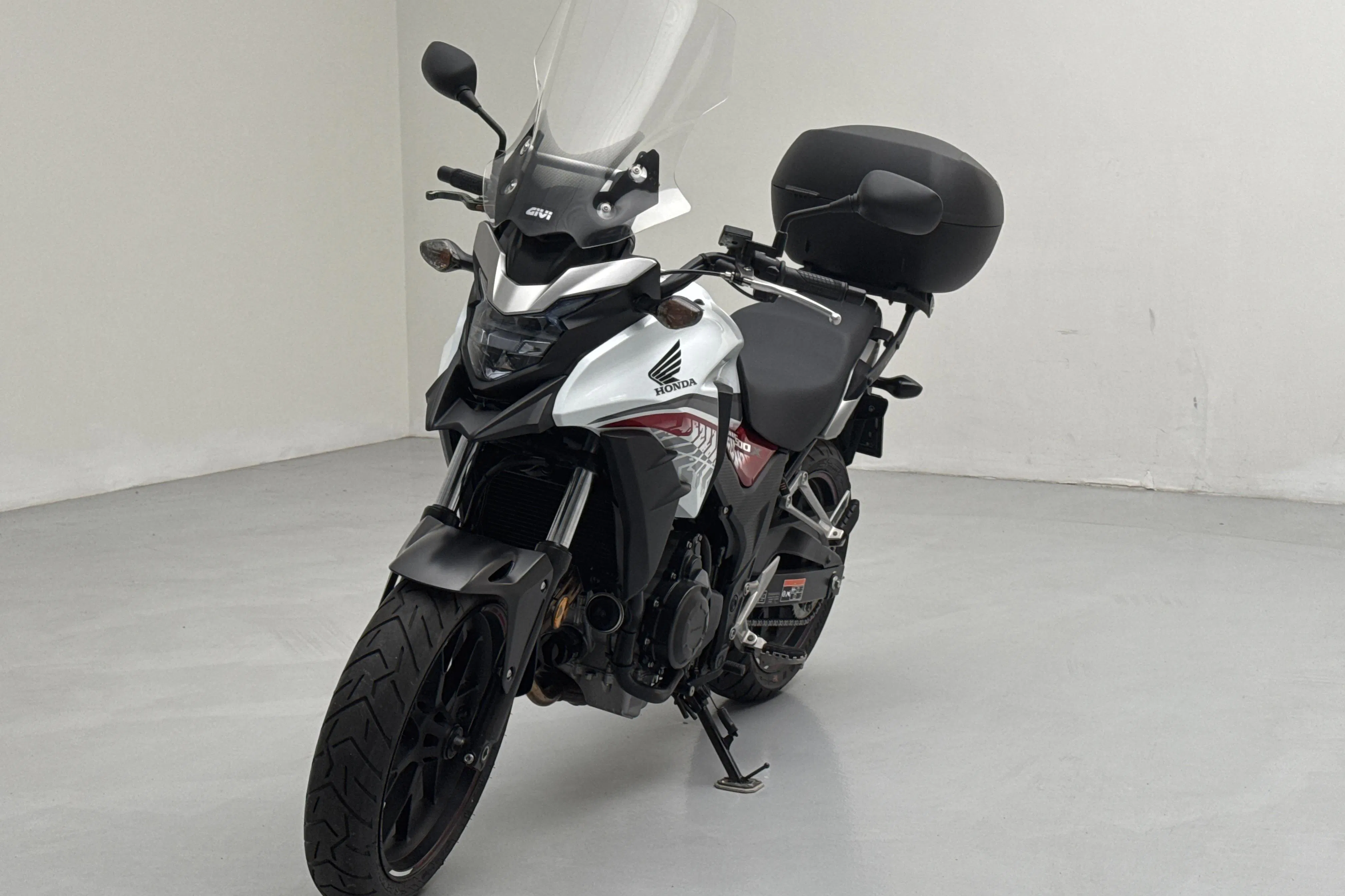 Presentation photo 1 of 14: HONDA CB500X Motorcykel - 11 540 km - Manual - white - 2017