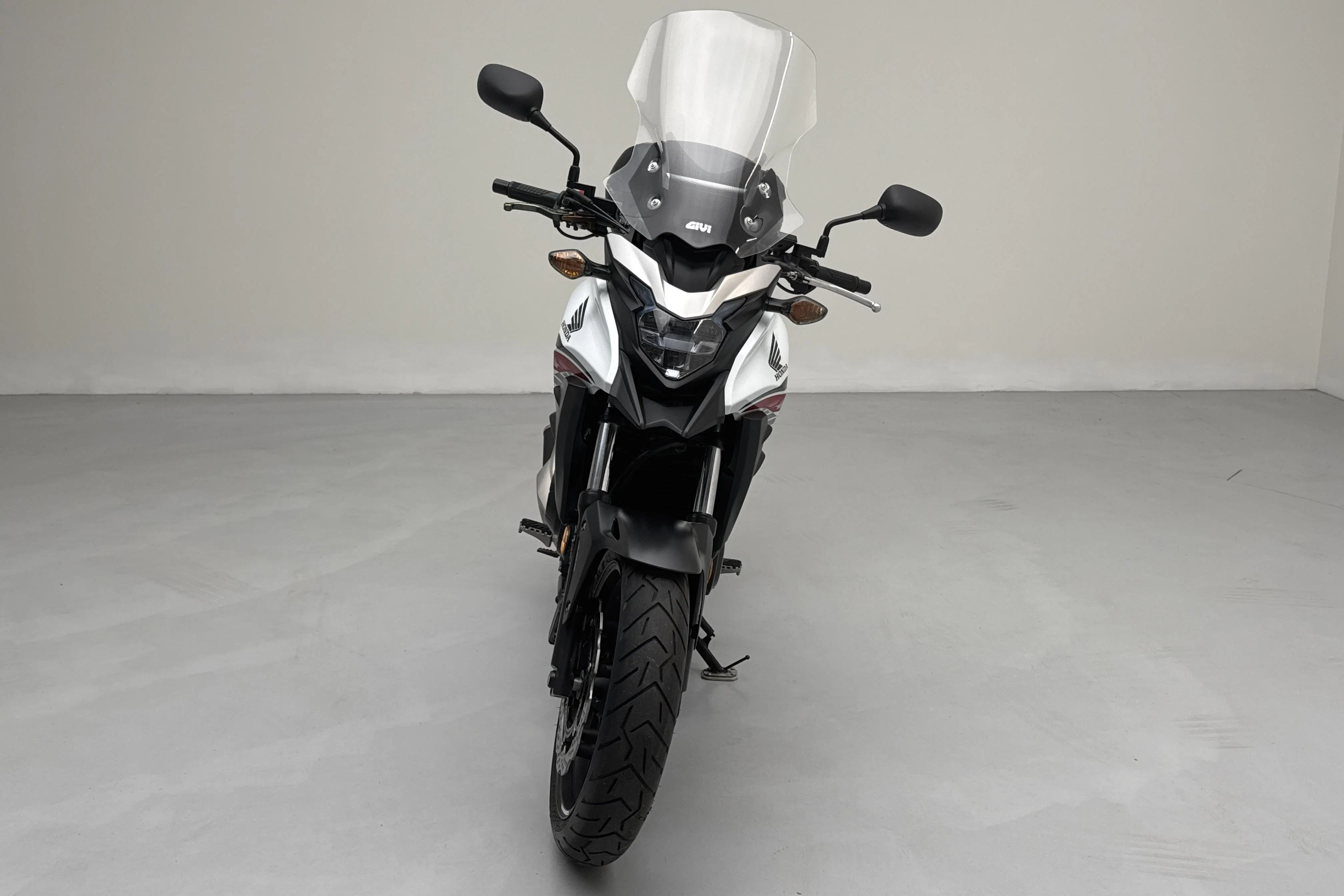 Presentation photo 2 of 14: HONDA CB500X Motorcykel - 11 540 km - Manual - white - 2017