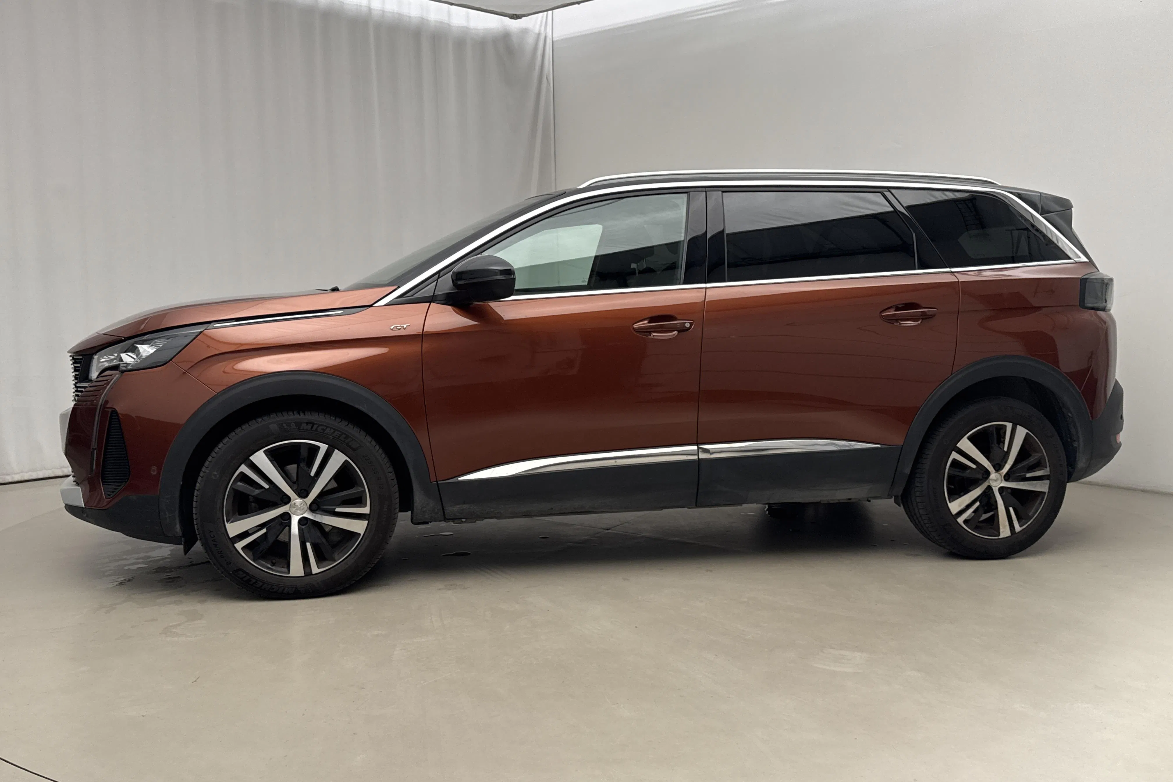 Presentation photo 2 of 23: Peugeot 5008 1.2 PureTech (130hk) - 33 630 km - Automatic - brown - 2023