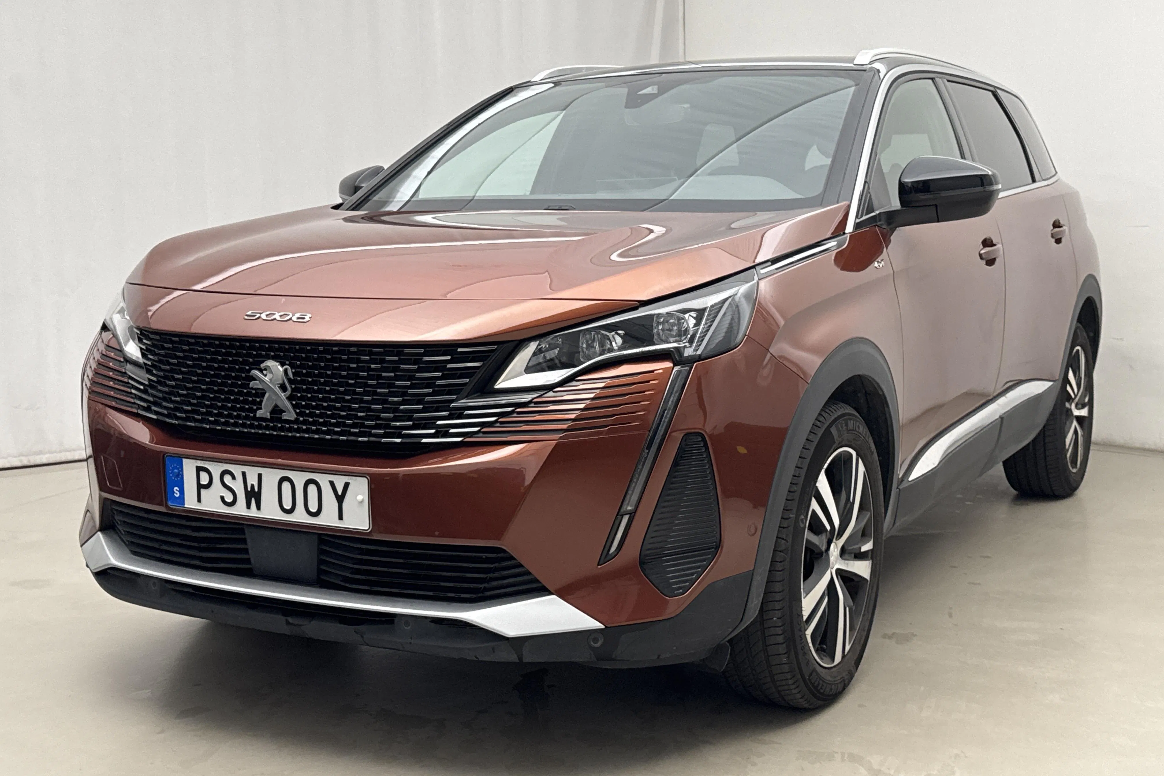 Presentation photo 1 of 23: Peugeot 5008 1.2 PureTech (130hk) - 33 630 km - Automatic - brown - 2023