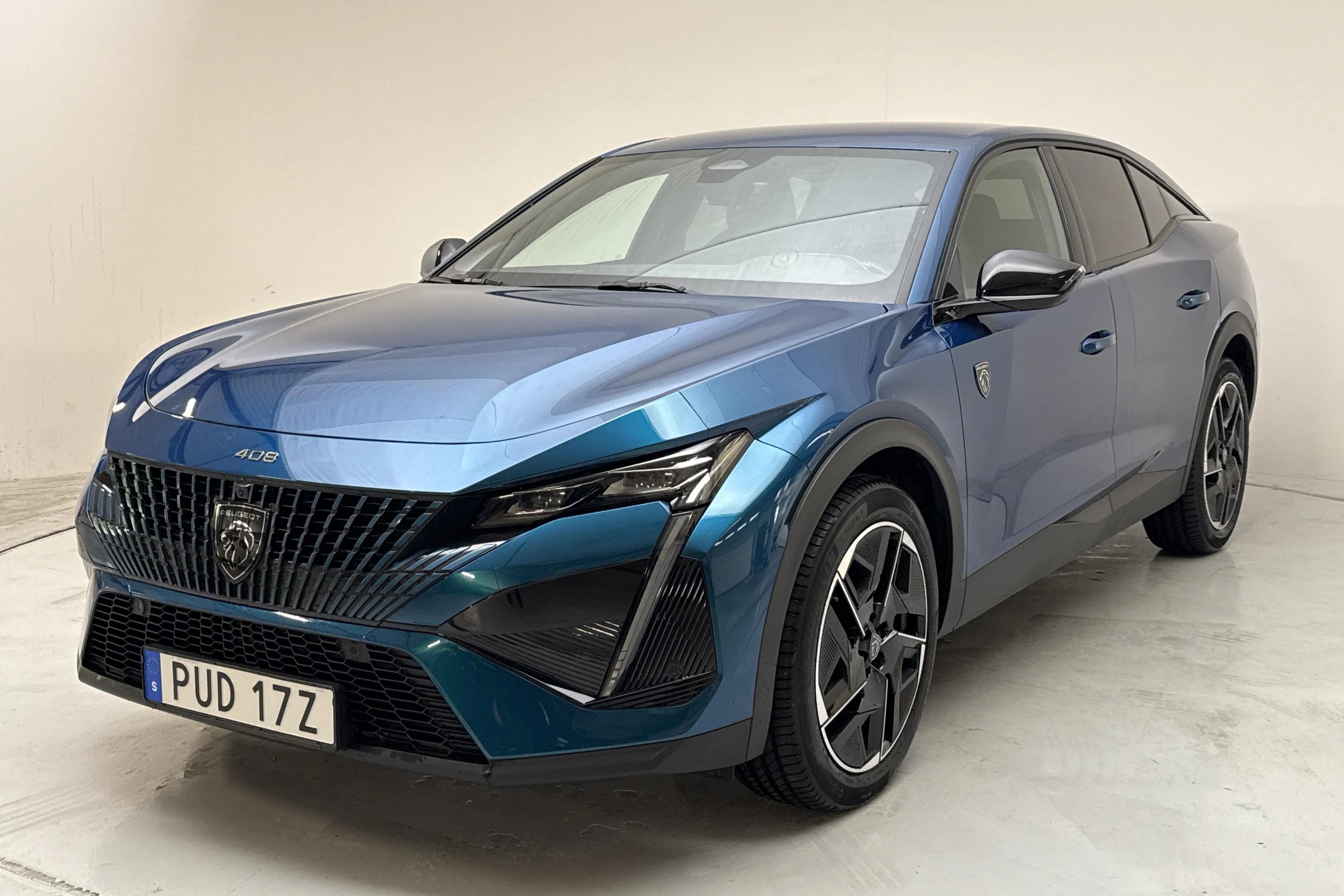 Presentationsfoto 1 av 15: Peugeot 408 PureTech (130hk) - 885 mil - Automat - blå - 2024