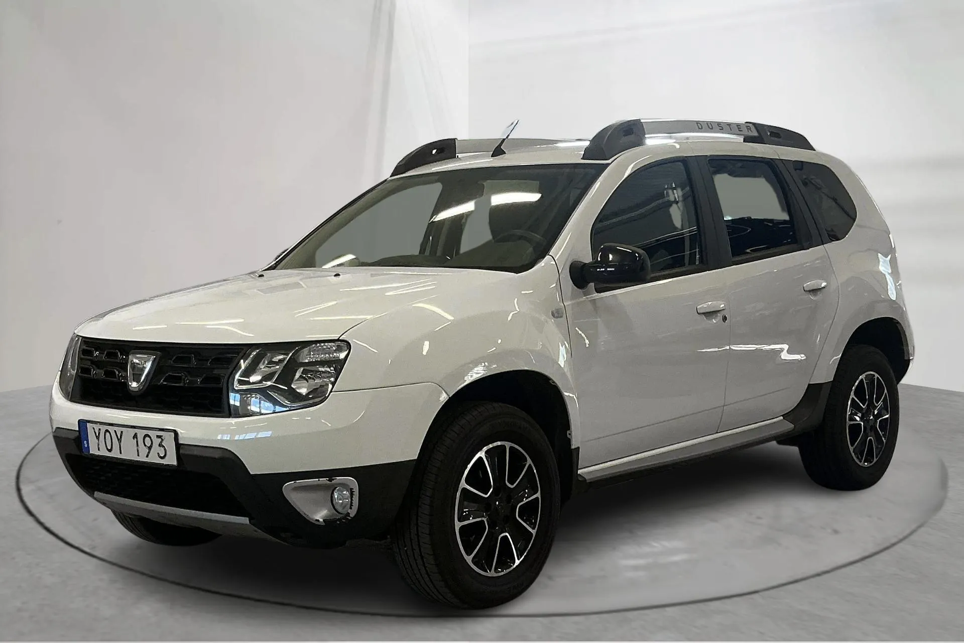 Presentationsfoto 1 av 13: Dacia Duster 1.5 dCi 4x4 (109hk) - 17 022 mil - Manuell - vit - 2017
