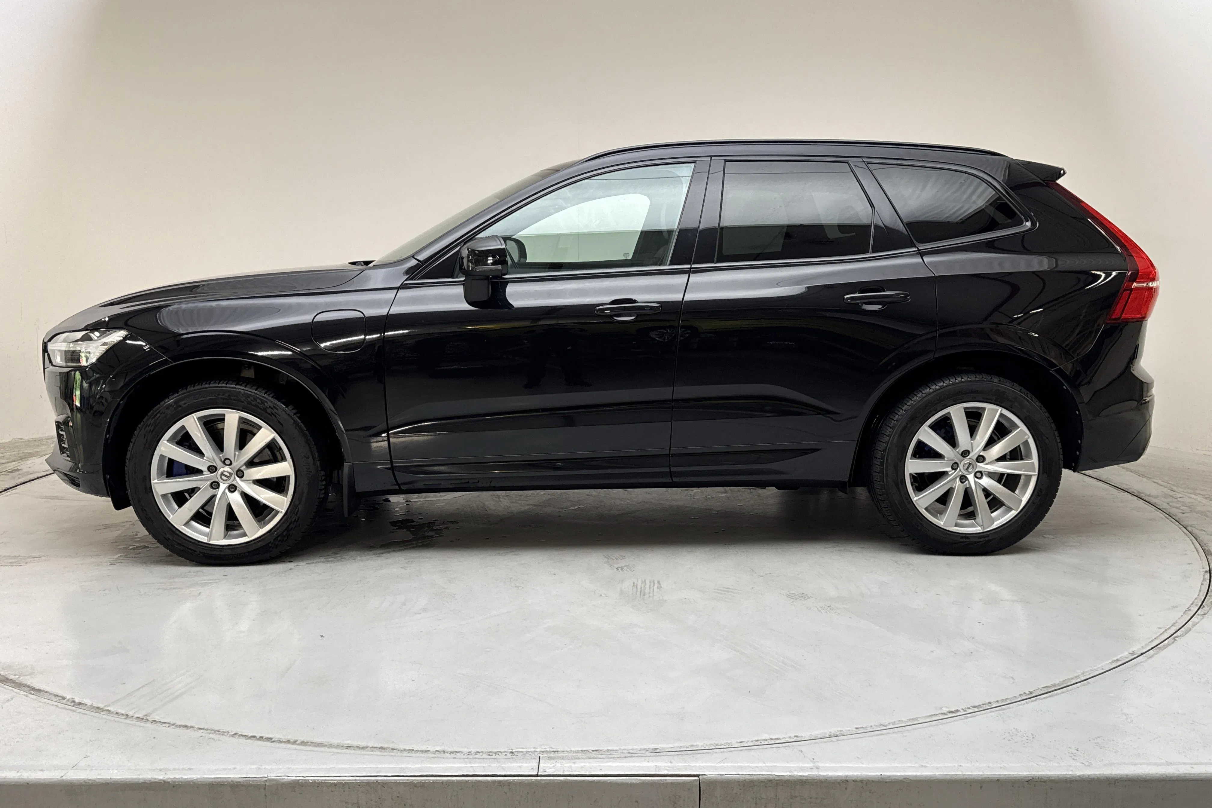 Presentationsfoto 2 av 23: Volvo XC60 T8 AWD Twin Engine (407hk) - 18 493 mil - Automat - svart - 2018