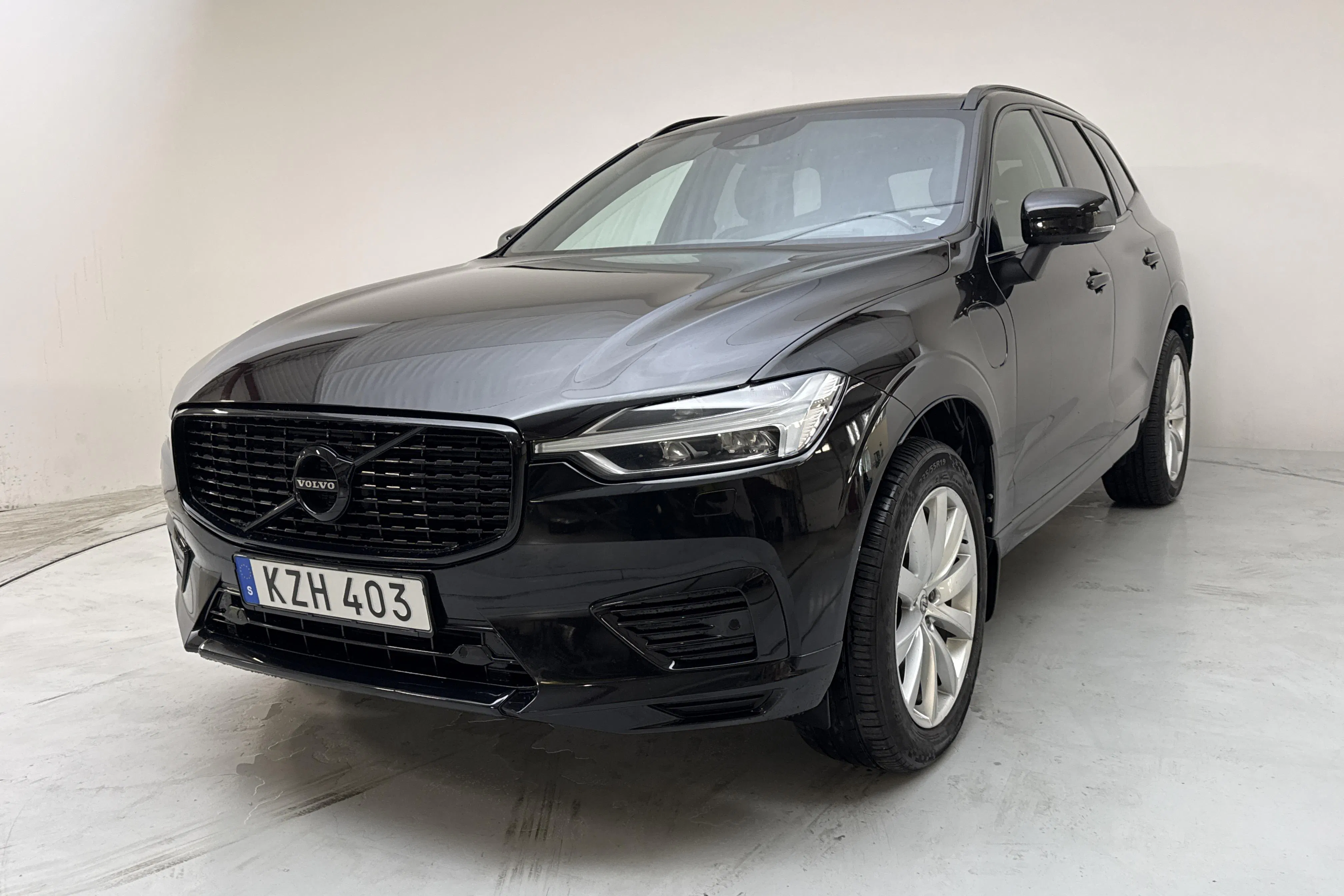 Presentationsfoto 1 av 23: Volvo XC60 T8 AWD Twin Engine (407hk) - 18 493 mil - Automat - svart - 2018