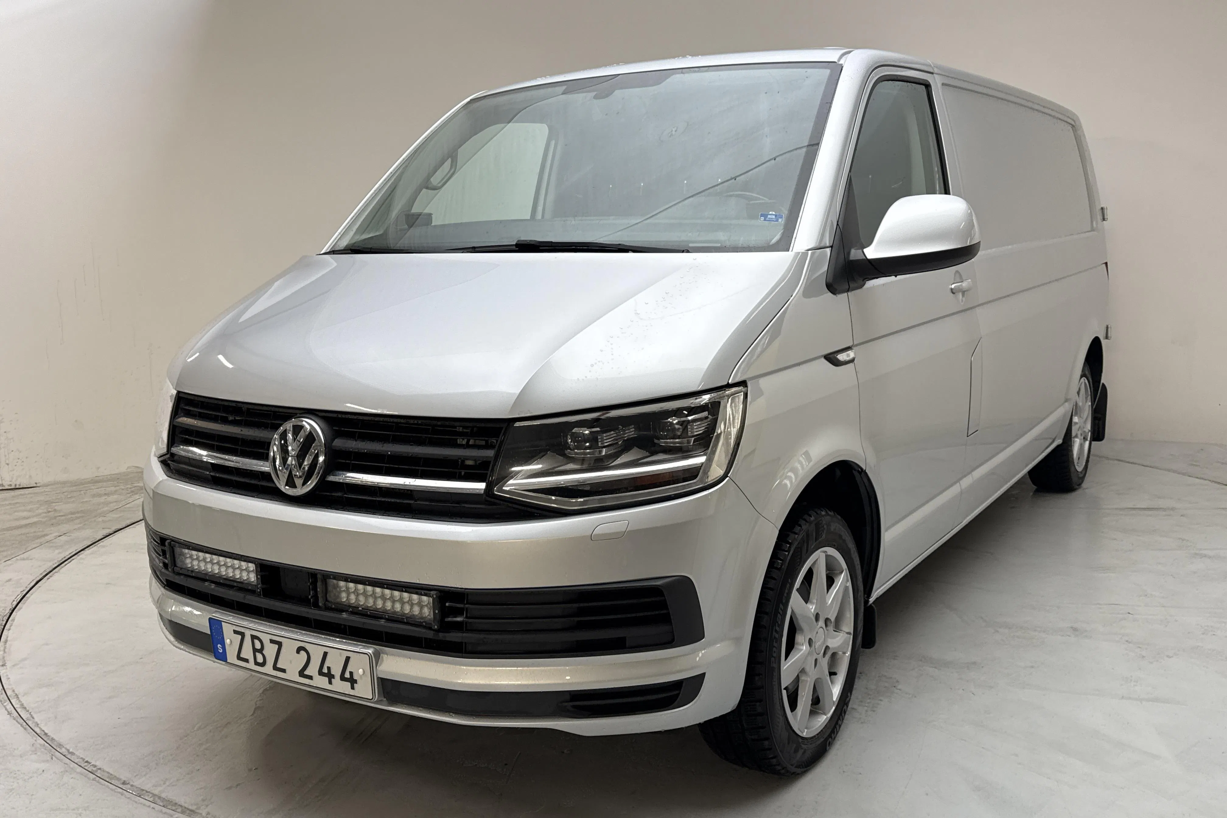 Presentation photo 1 of 12: VW Transporter T6 2.0 TDI BMT Skåp (150hk) - 151 790 km - Automatic - silver - 2018