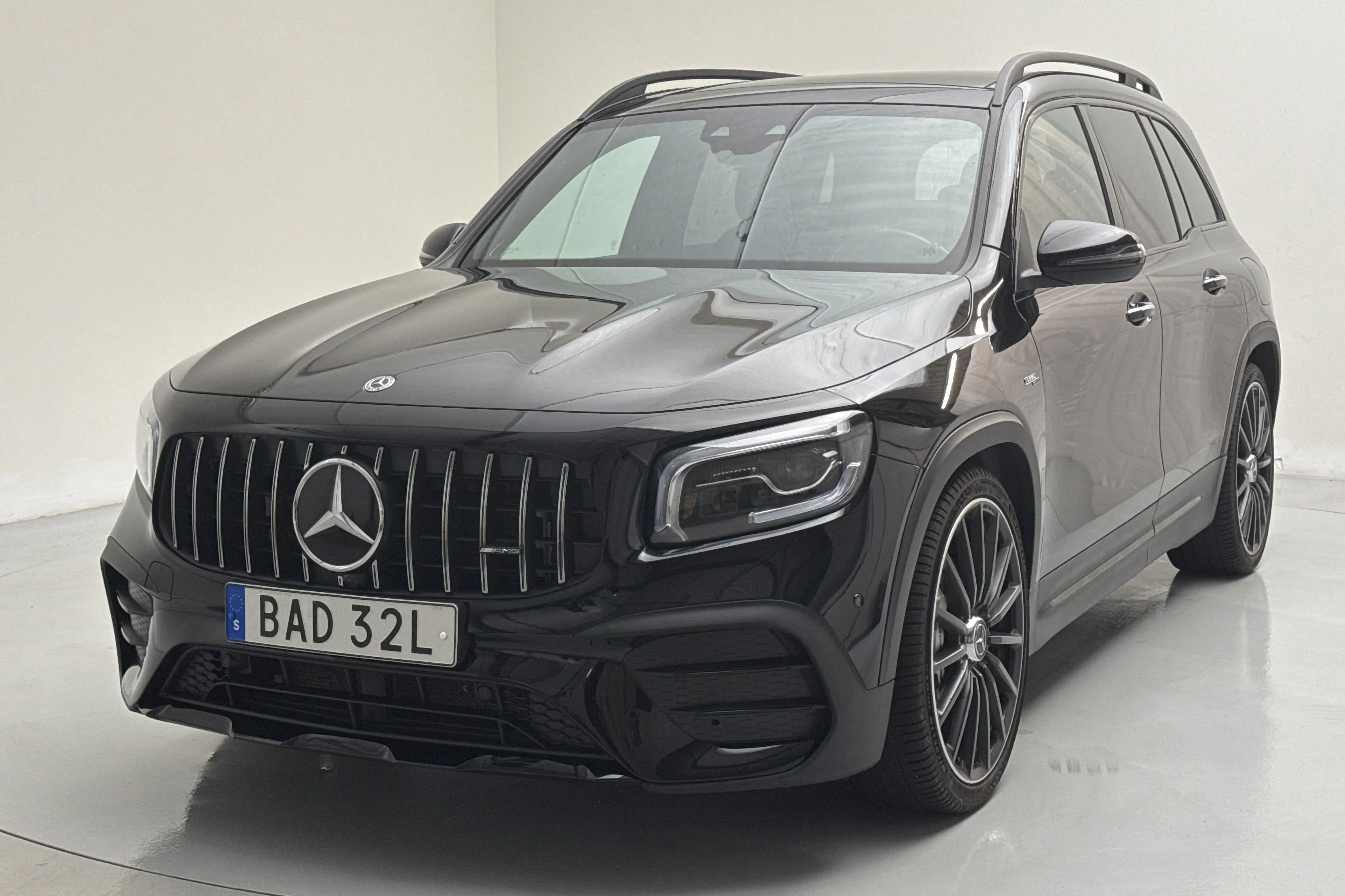 Presentation photo 1 of 20: Mercedes GLB 35 AMG 4MATIC X247 (306hk) - 139 250 km - Automatic - black - 2021