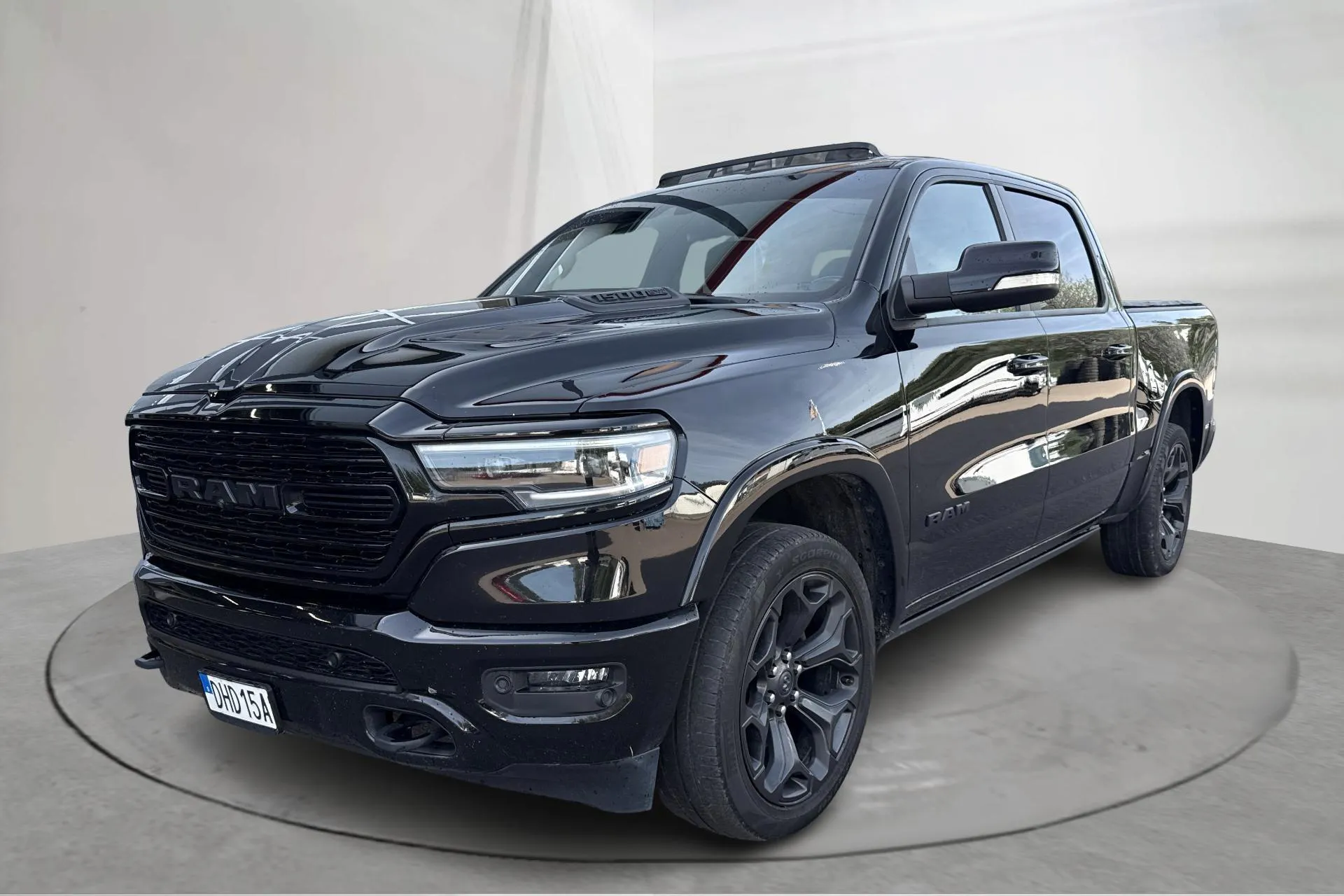 Presentation photo 1 of 18: Dodge RAM 1500 5.7 (395hk) - 154 550 km - Automatic - black - 2020