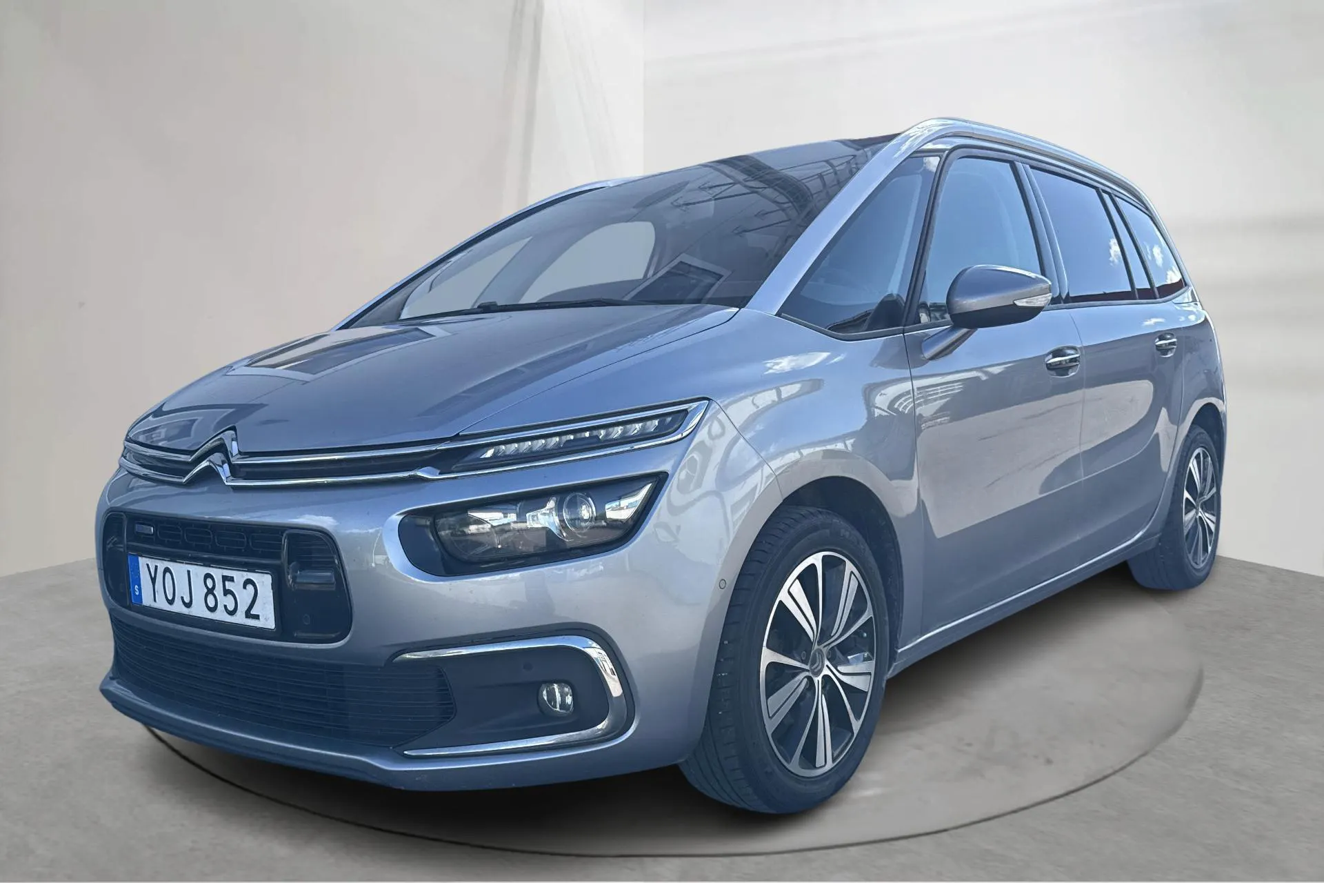 Presentationsfoto 1 av 17: Citroën C4 Grand Picasso Puretech (130hk) - 14 748 mil - Automat - silver - 2017