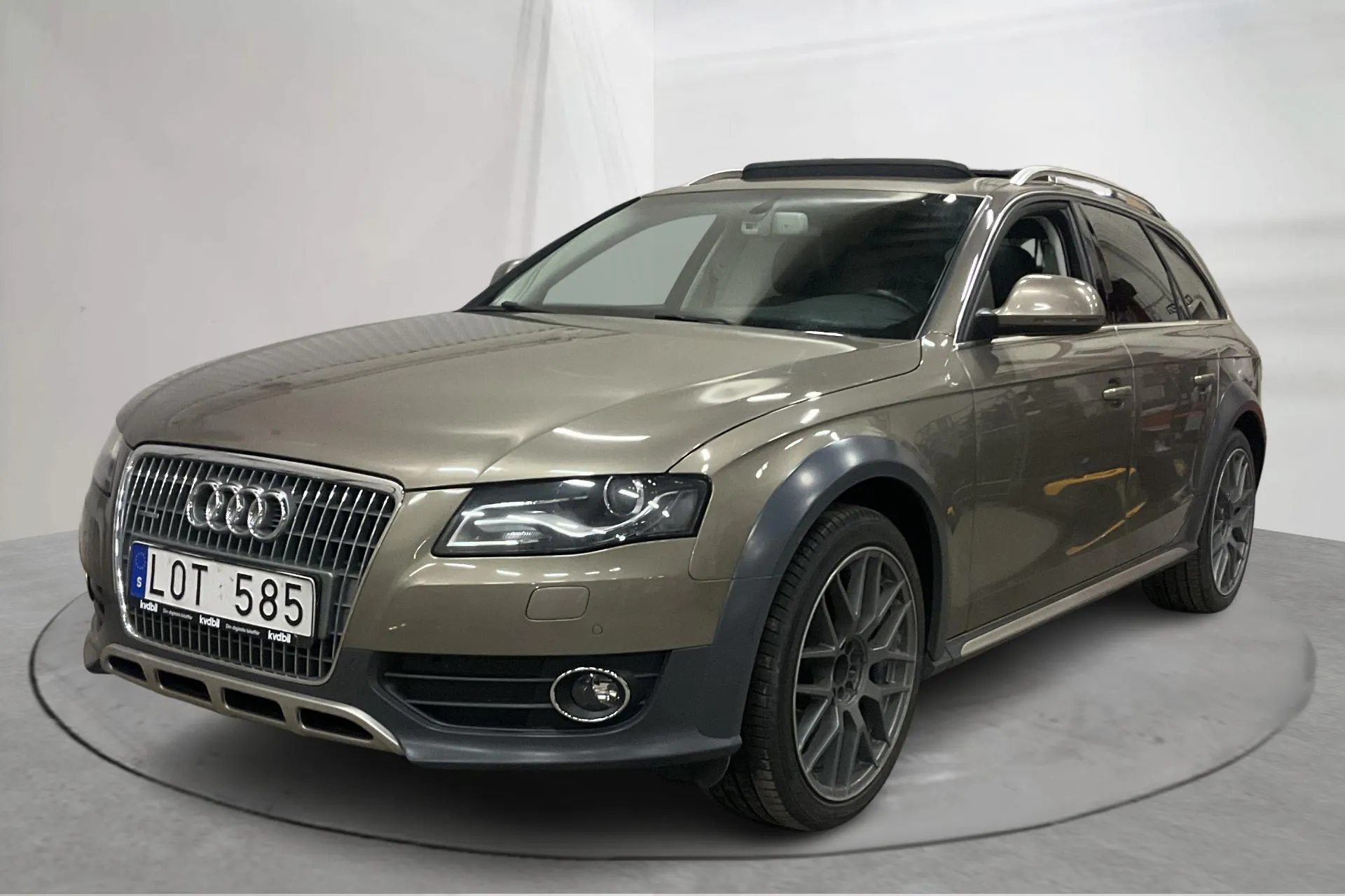 Presentationsfoto 1 av 20: Audi A4 Allroad 2.0 TFSI Avant quattro (211hk) - 20 701 mil - Automat - Ljusbrun - 2011