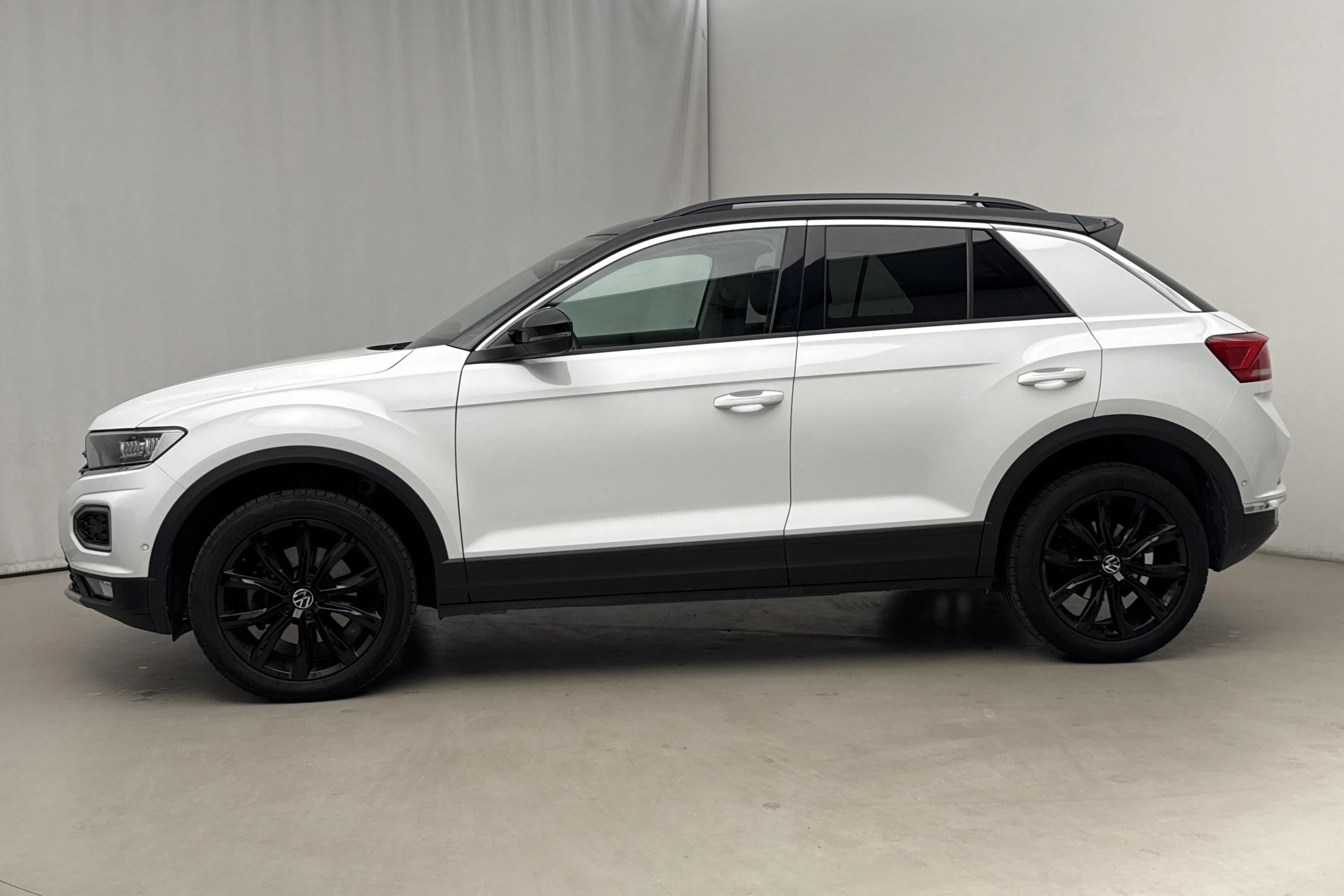 Presentation photo 2 of 18: VW T-Roc 2.0 TDI 4MOTION (150hk) - 65 570 km - Automatic - white - 2021