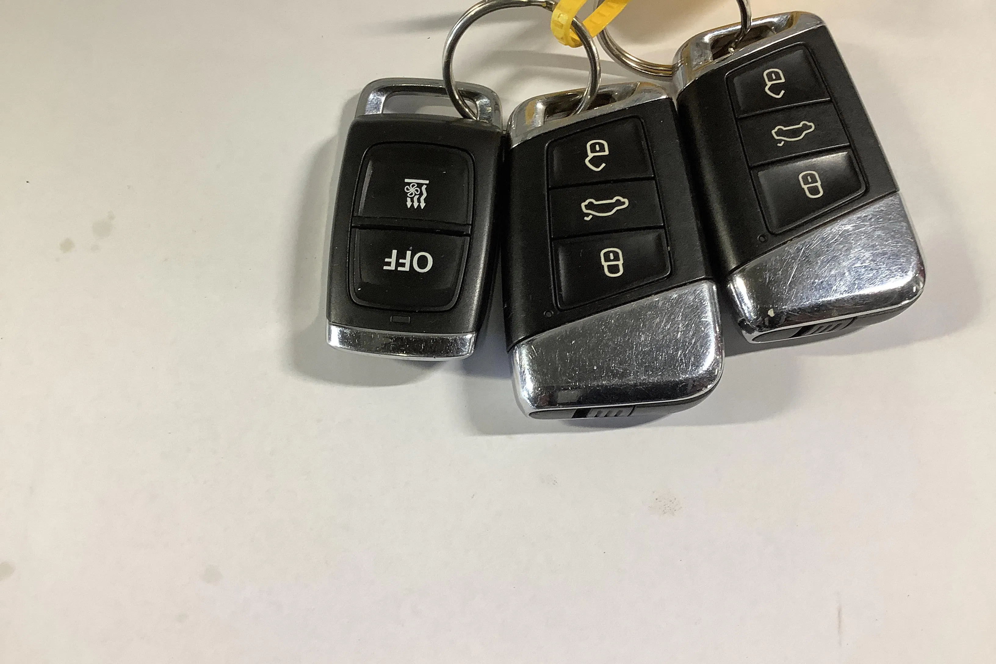 Presentationsfoto 14 av 14: VW Passat 2.0 TDI Sportscombi 4MOTION (190hk) - 19 171 mil - Automat - vit - 2018