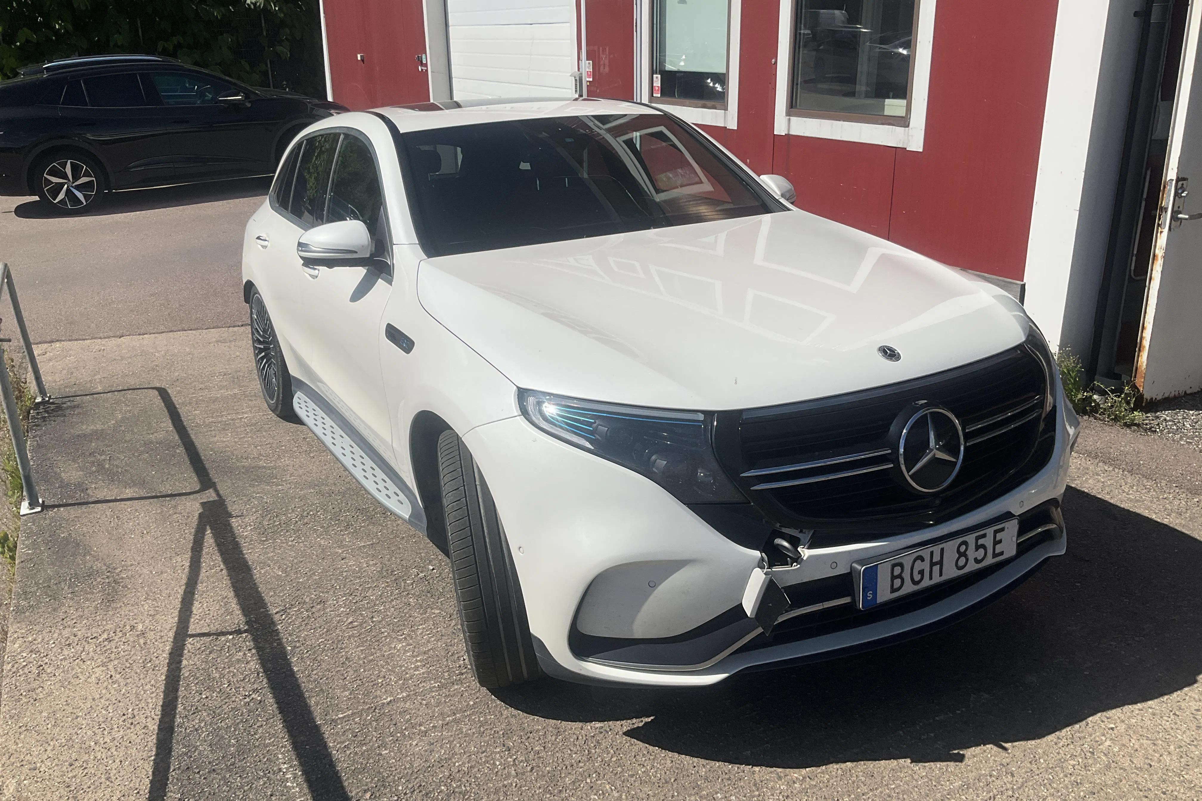 Presentation photo 1 of 11: Mercedes EQC 400 4MATIC 80kWh N293 (408hk) - 0 km - Automatic - white - 2021