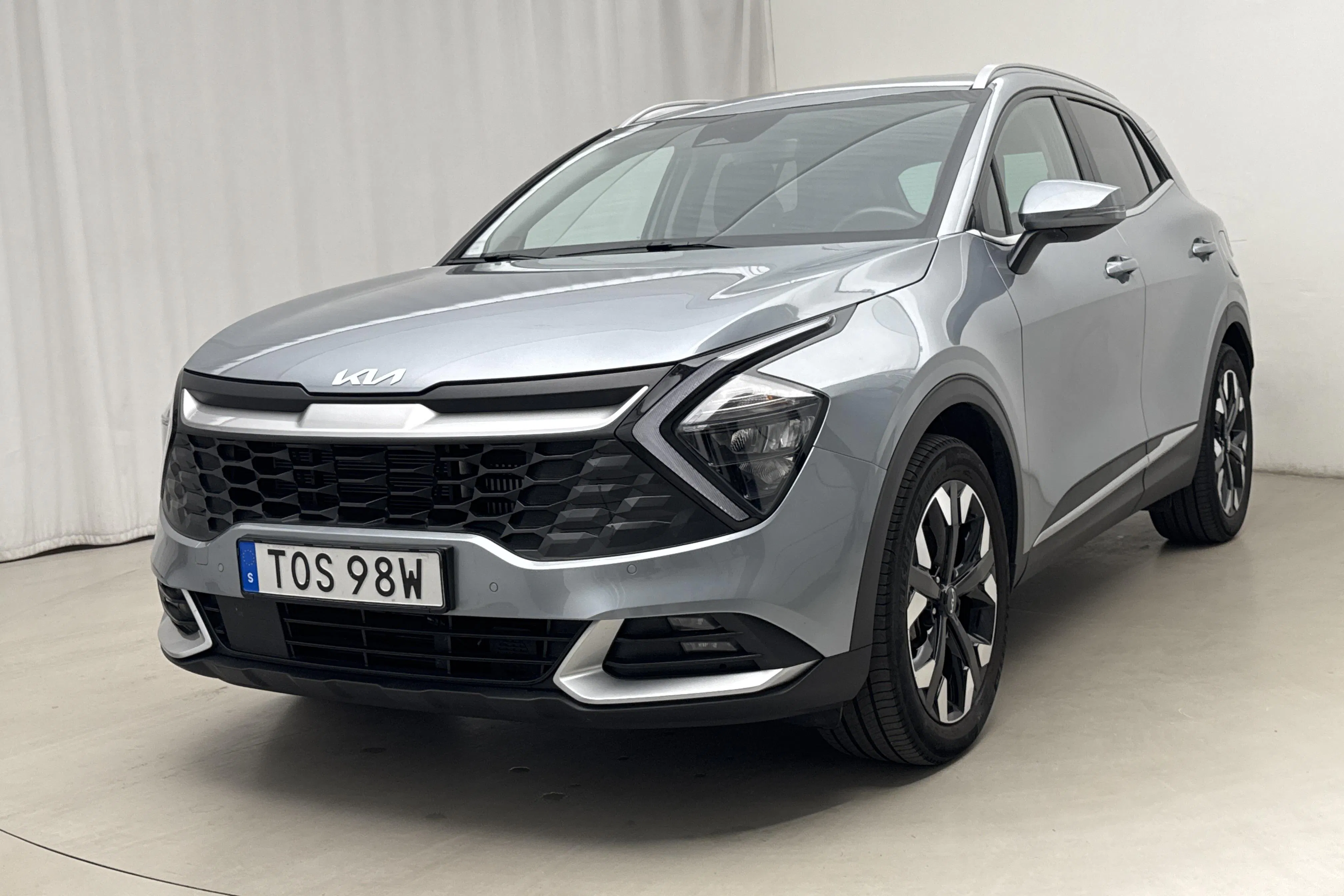 Presentationsfoto 1 av 18: KIA Sportage PHEV AWD (265hk) - 5 312 mil - Automat - grå - 2023