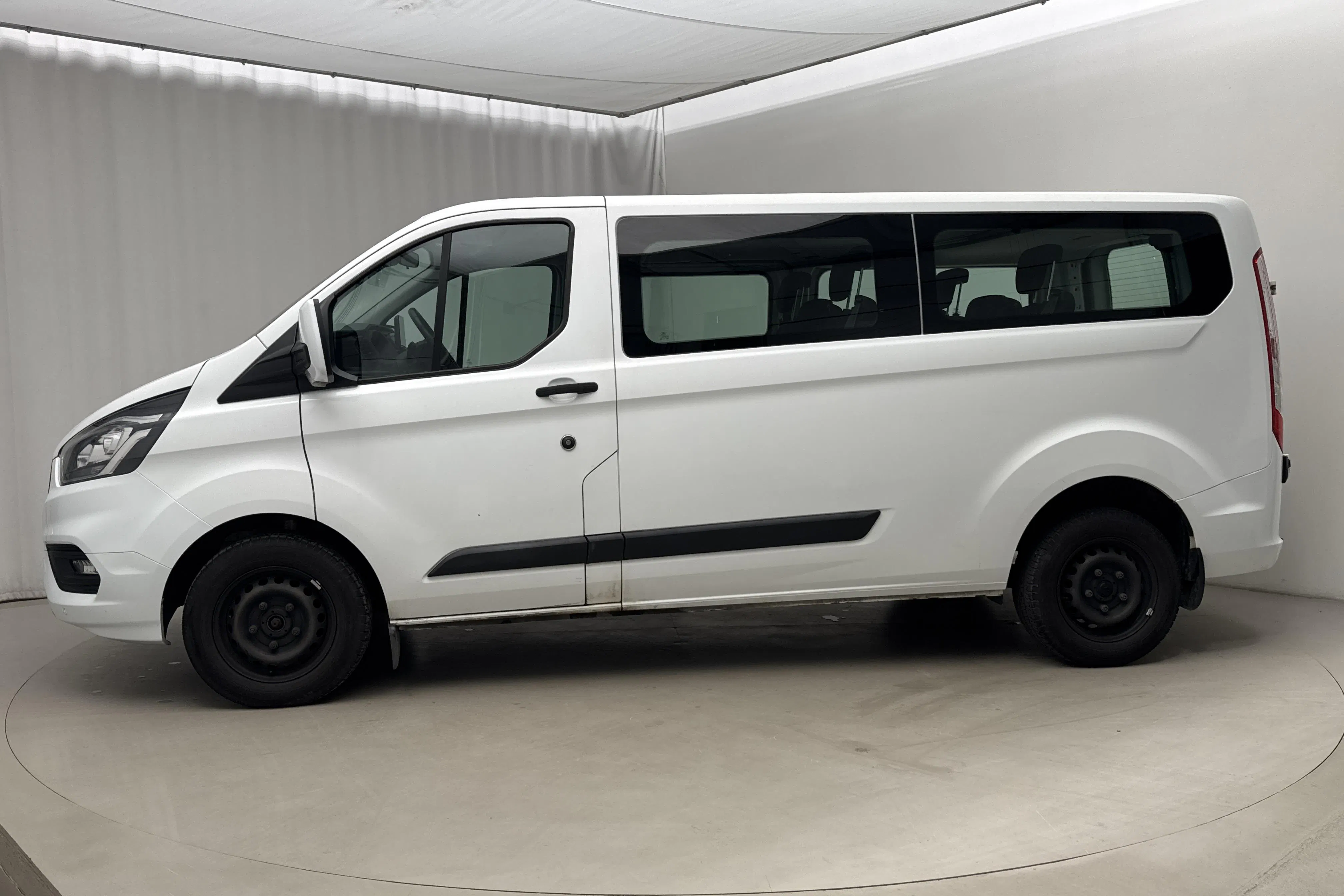 Presentation photo 2 of 19: Ford Transit 330 (130hk) - 65 390 km - Automatic - white - 2021