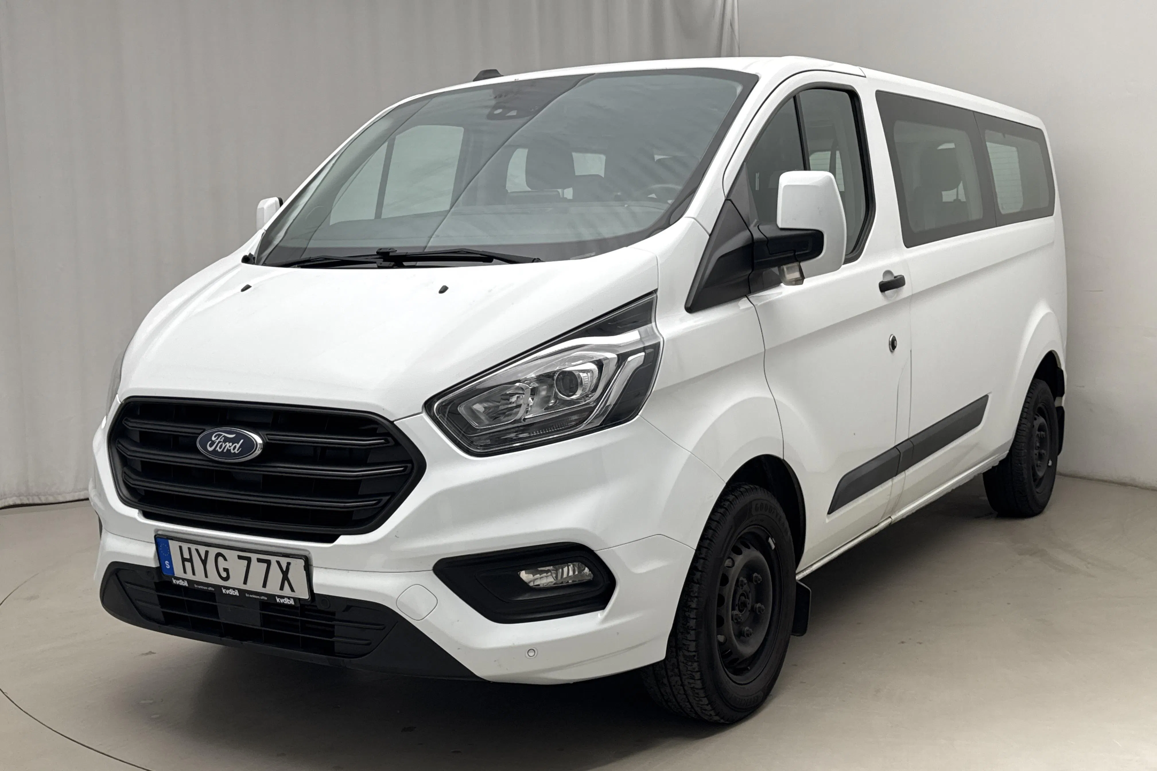 Presentation photo 1 of 19: Ford Transit 330 (130hk) - 65 390 km - Automatic - white - 2021