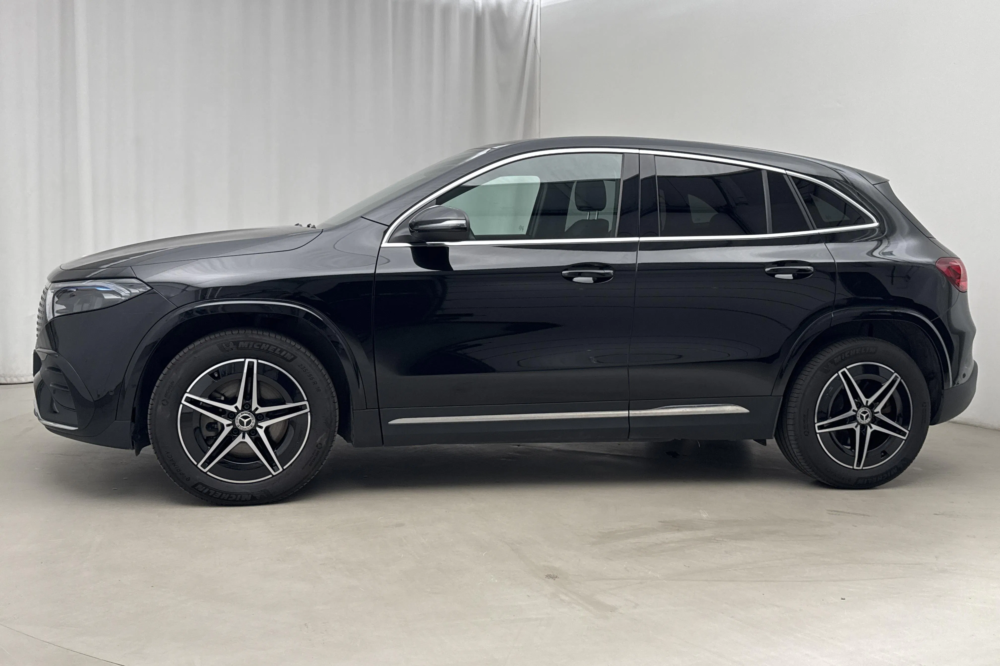 Presentation photo 2 of 19: Mercedes EQA 250+ H243 (190hk) - 27 230 km - Automatic - black - 2025