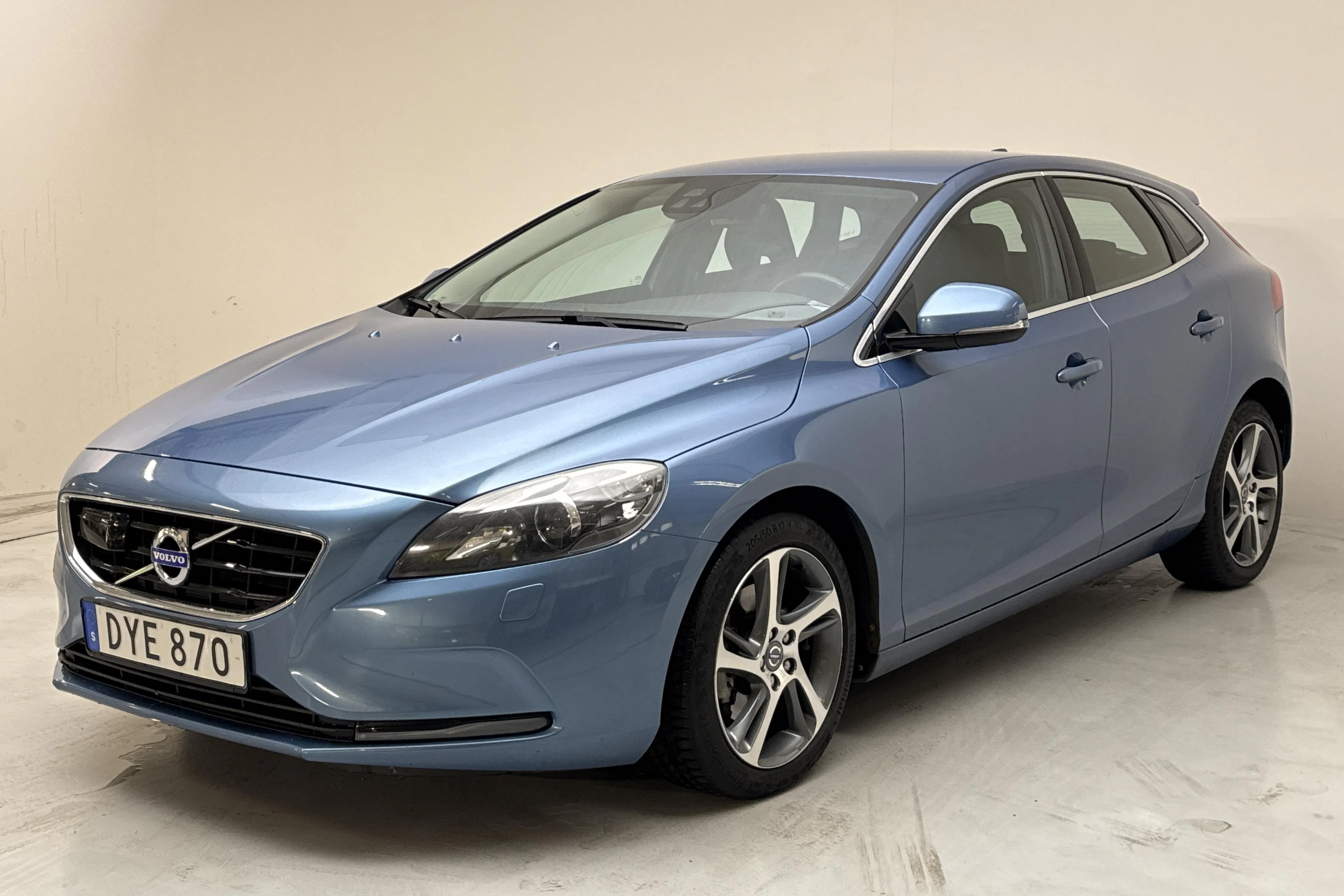 Presentation photo 1 of 21: Volvo V40 T3 (150hk) - 123 250 km - Manual - blue - 2015