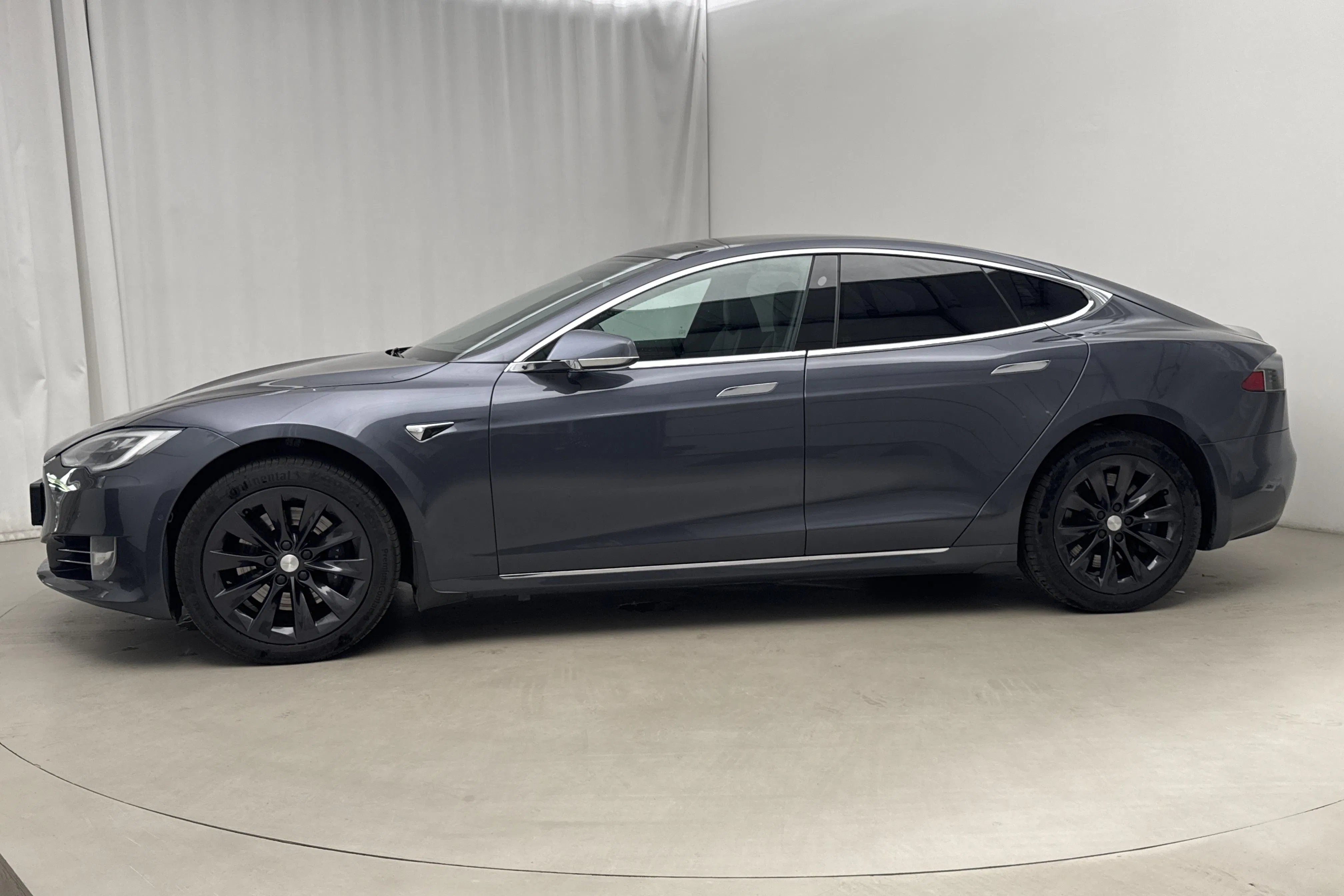 Presentationsfoto 2 av 22: Tesla Model S Dual Motor Long Range AWD - 27 524 mil - Automat - grå - 2021