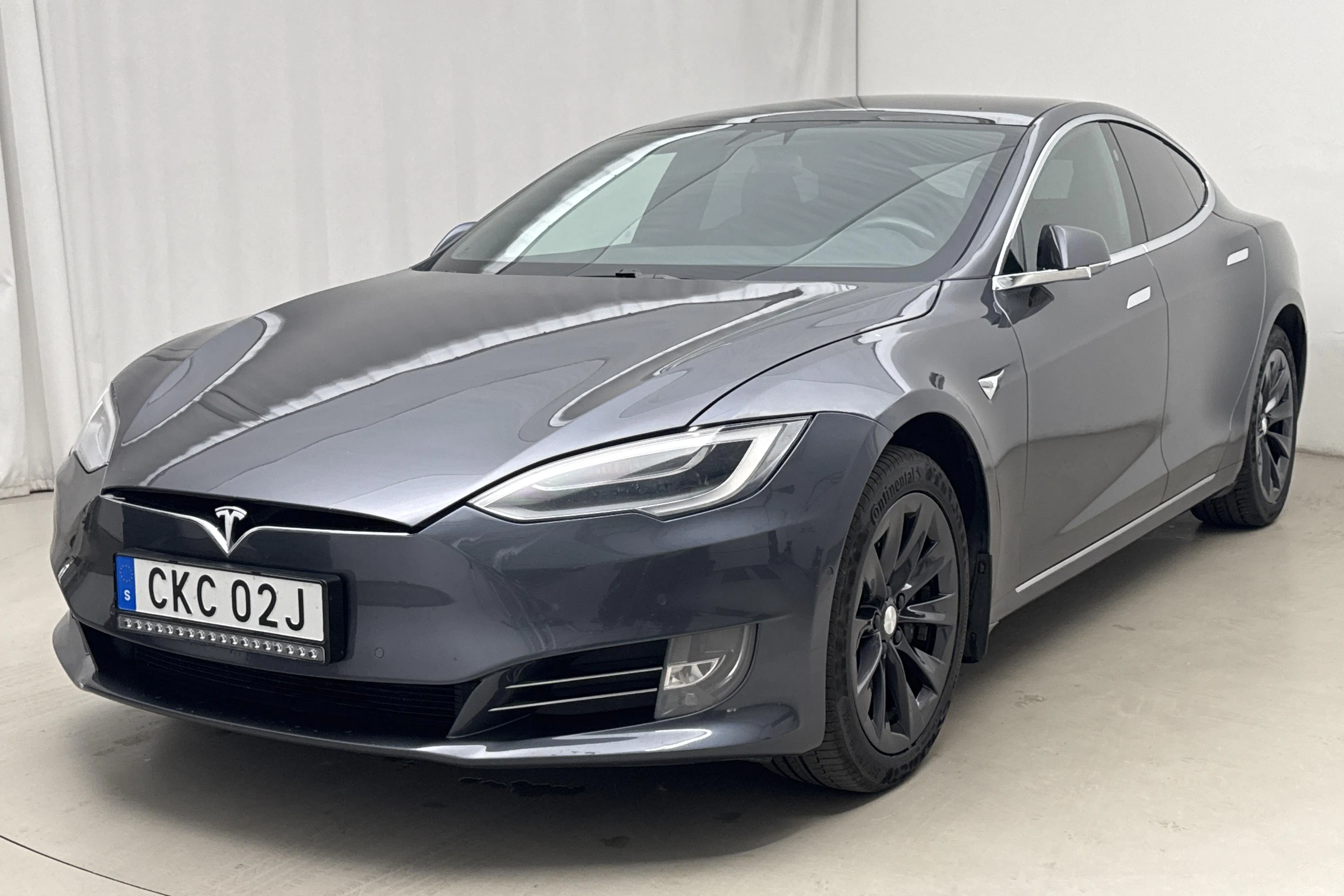 Presentationsfoto 1 av 22: Tesla Model S Dual Motor Long Range AWD - 27 524 mil - Automat - grå - 2021