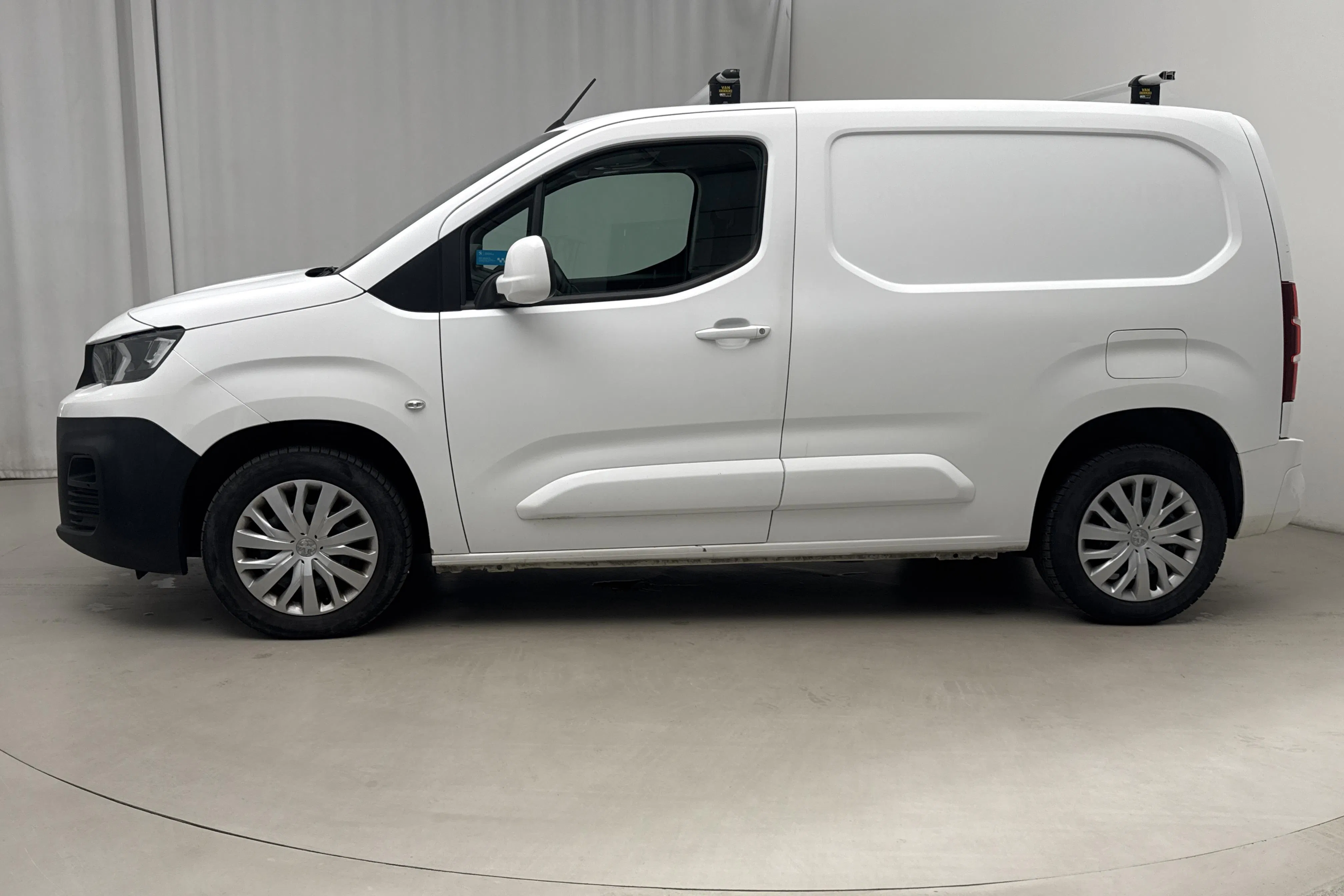 Presentationsfoto 2 av 16: Peugeot Partner 1.5 HDI Skåp (130hk) - 12 546 mil - Automat - vit - 2020