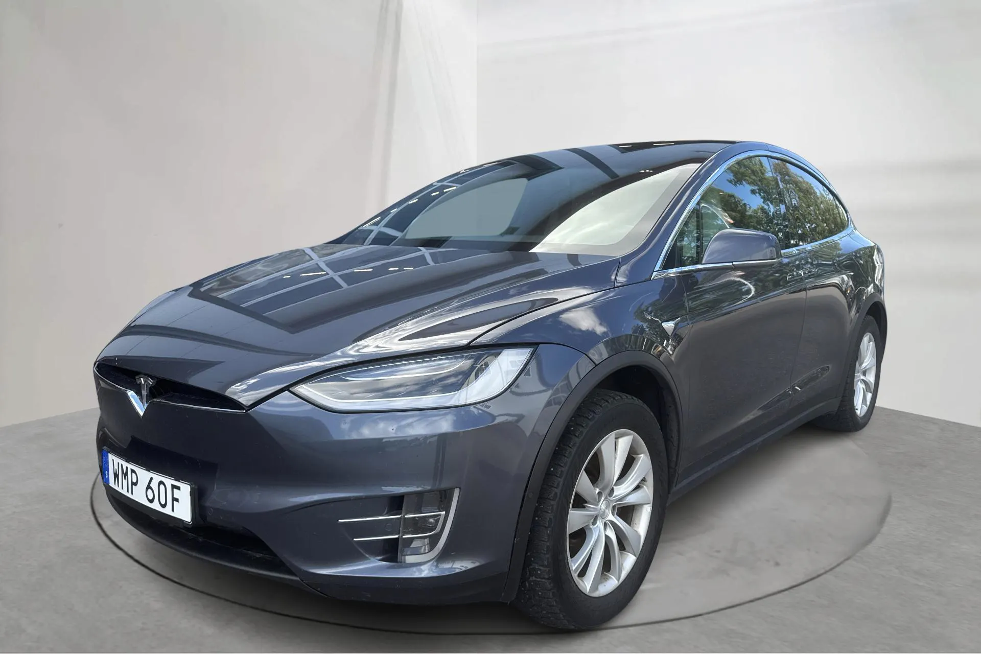 Presentation photo 1 of 19: Tesla Model X Dual Motor Long Range AWD - 190 360 km - Automatic - gray - 2019